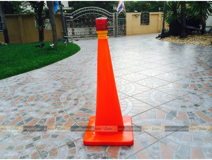 ไฟเตือนกรวยจราจร ฉุกเฉิน พลังงานเเสงอาทิตย์ (เเสง : สีเเดง)