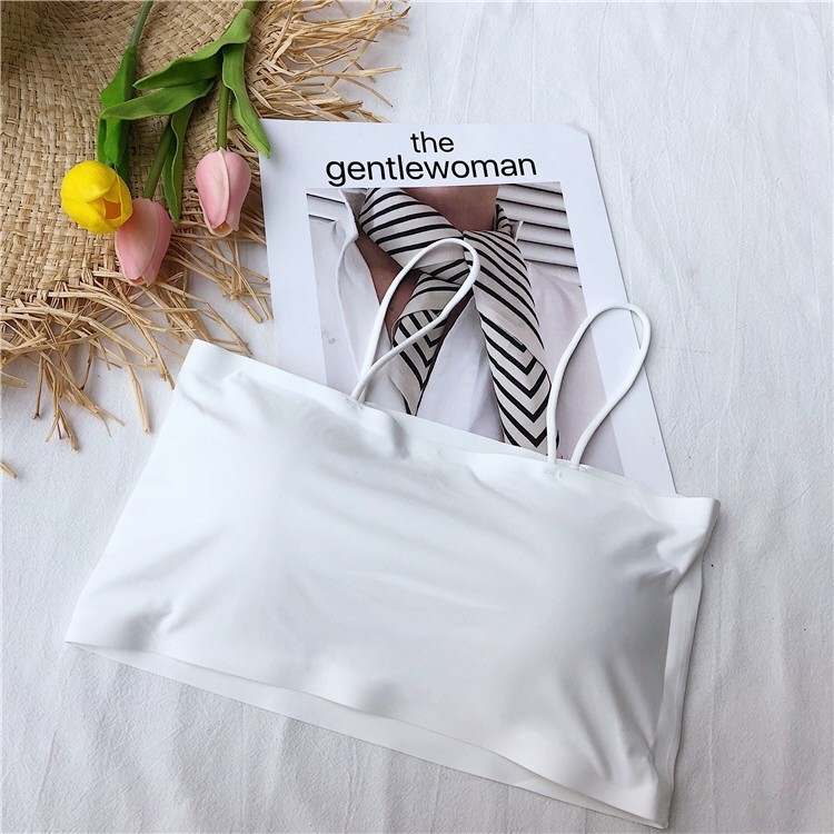 เกาะอก สายเดี่ยว ไร้ตะเข็บ เนื้อผ้านิ่ม ใส่สบาย ถอดฟองน้ำออกได้ ฟรีไซส์ มี 3 สี ดำ ขาว เนื้อ ราคาส่ง 3 ชิ้นคละแบบได้ทั้งร้าน ราคาตัวละ 120 บาท