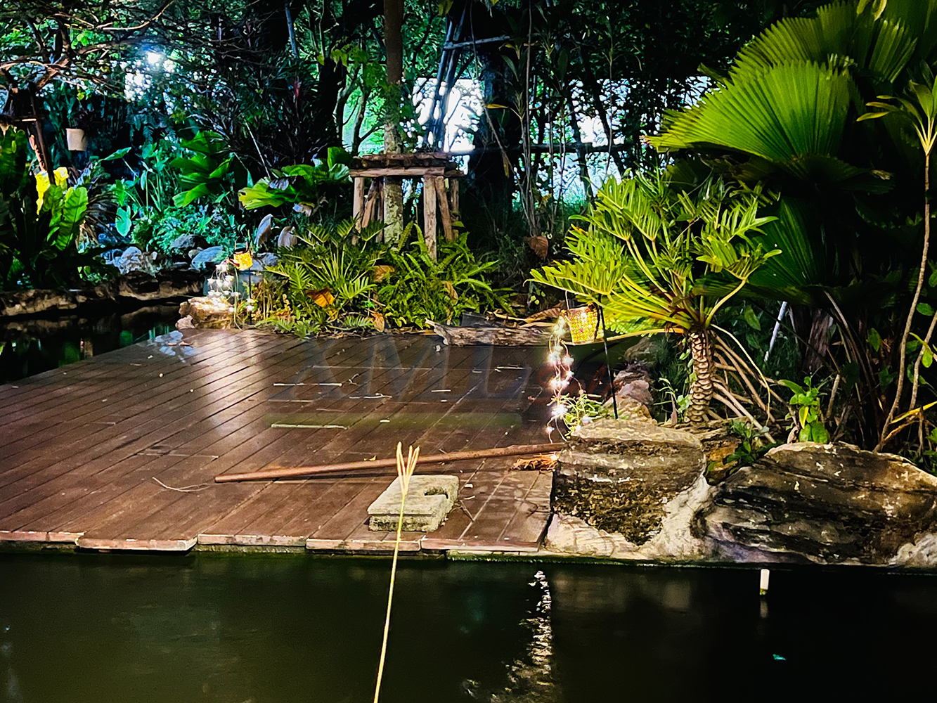 ไฟปักสนามโซล่าเซลล์ ทรงบัวรดน้ำ (chip 36 led ) (แสงเหลืองวอมไวท์)