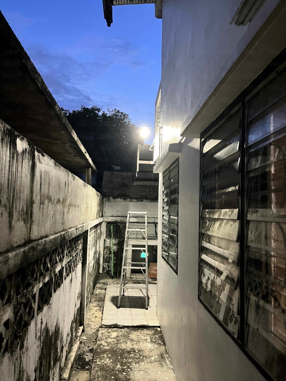ไฟถนนโซล่าเซลล์ รุ่น MD-SLT27-30W (ขาเหล็ก)(ระบบสว่างค้าง) ของแท้ แบรนด์ MODI XMLSOLAR