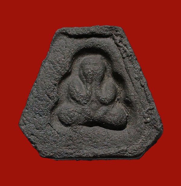 พระปิดตาพิมพ์ซุ้มเถาวัลย์ หลวงปู่เฮี้ยง วัดป่า ปี2505