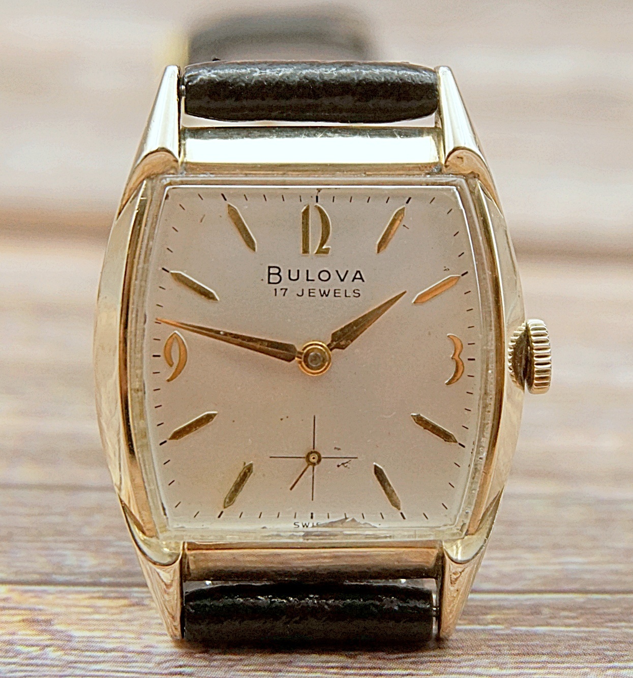 นาฬิกาเก่า BULOVA ไขลานสองเข็มครึ่ง