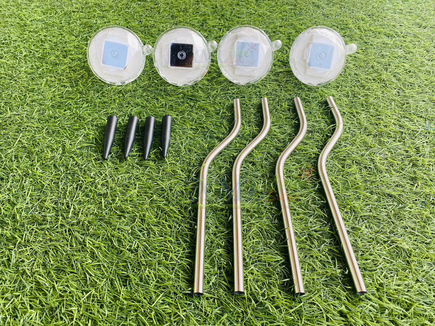 ไฟปักสนามโซล่าเซลล์ 1 LED ทรงเพชร (เเสง: เหลืองวอมไวท์) 1 แถม 3