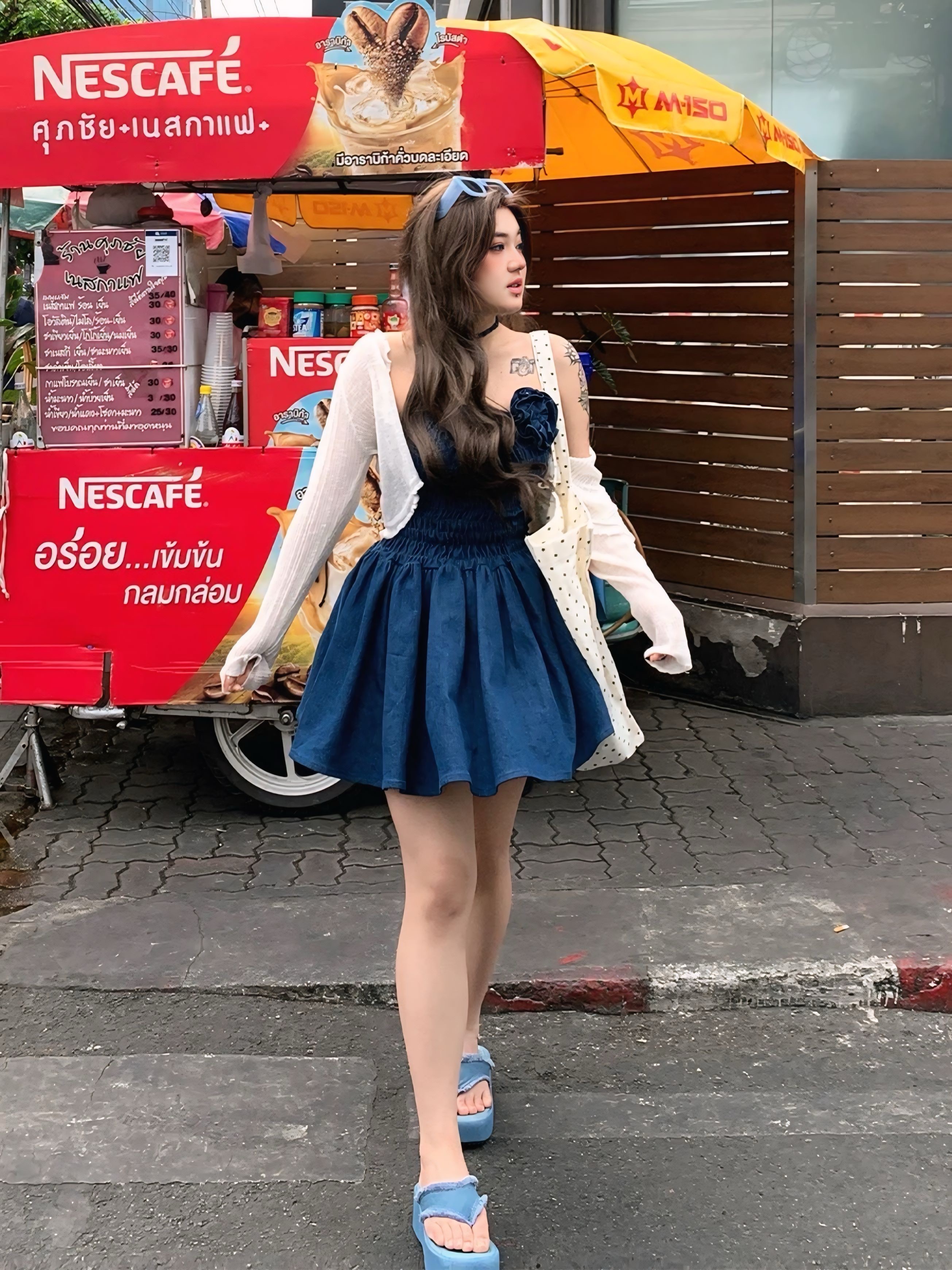 มินิเดรสสม็อคช่วงอกและเอว งานยืดหยุ่นตามตัว ทรงกระโปรงบาน มีเชือกผูกดอกไม้ 1 เส้น สามารถผูกแต่งได้ตามต้องการเลยค่าา