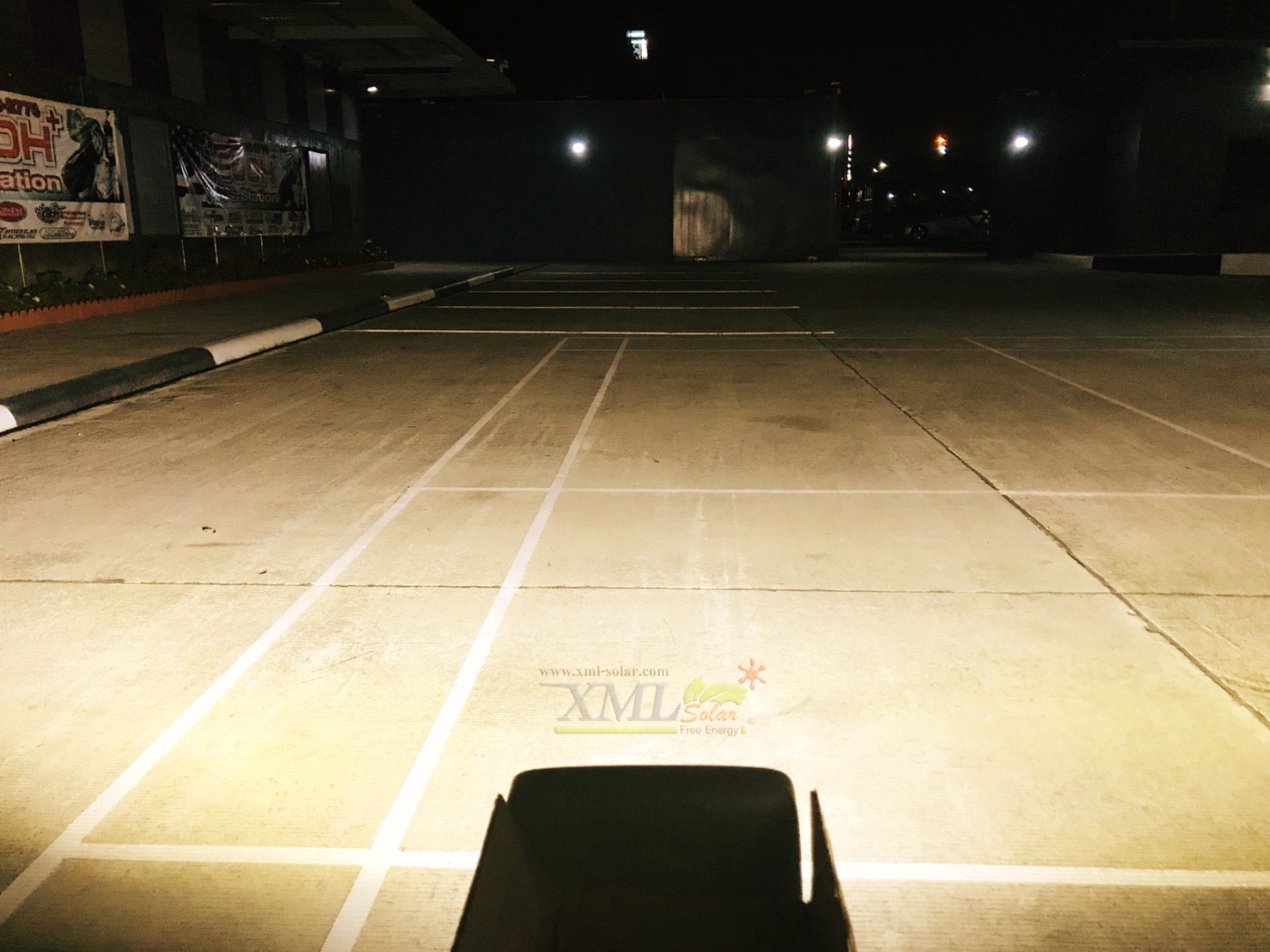 ไฟสปอตไลท์โซล่าเซลล์ 6500 Lumens. ไซต์ใหญ่ (เเสง : เหลืองวอมไวท์)