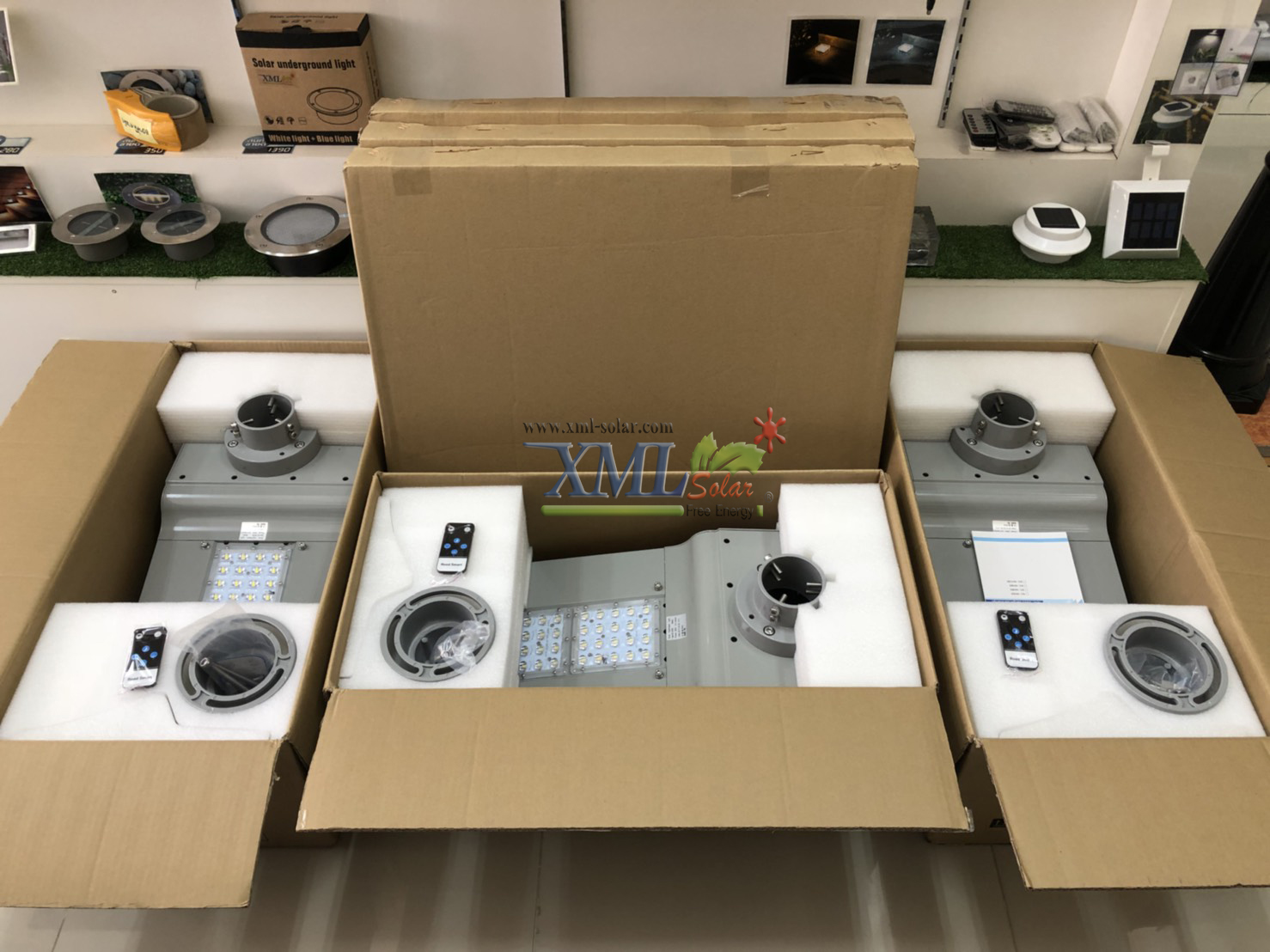 โคมไฟถนนอัจฉริยะ โซล่าเซลล์ 65 Watt Monocrystalline