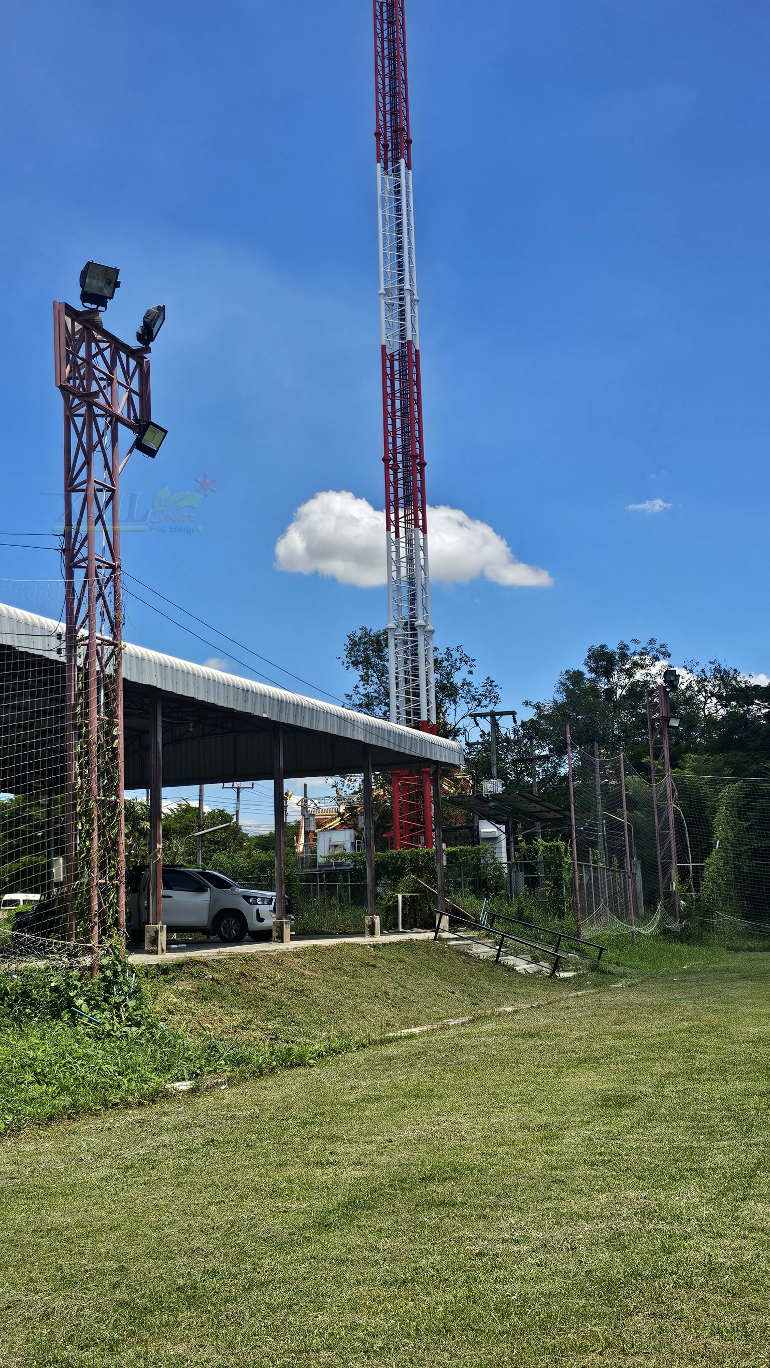 สปอร์ตไลท์โซล่าเซลล์ 1000 W. รุ่นใหม่ JD81000L (แสง : ขาว)