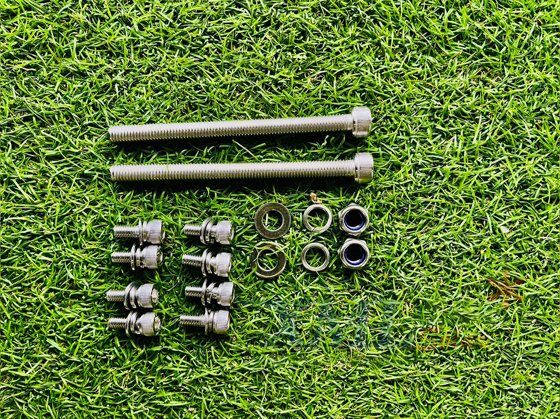 โคมไฟถนนโซล่าเซลล์อัจฉริยะ (รุ่น 4,300Lumens + แผง 60 W) (แสง : ขาว)