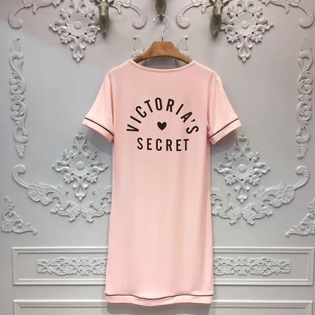 ชุดนอนผ้า โมดอล เนื้อผ้านิ่ม ใส่สบาย ฟรีไซส์ มี 2 สี ดำ โอรส ราคาส่ง 3 ชิ้น คละแบบได้ชุดละ 490 บาท