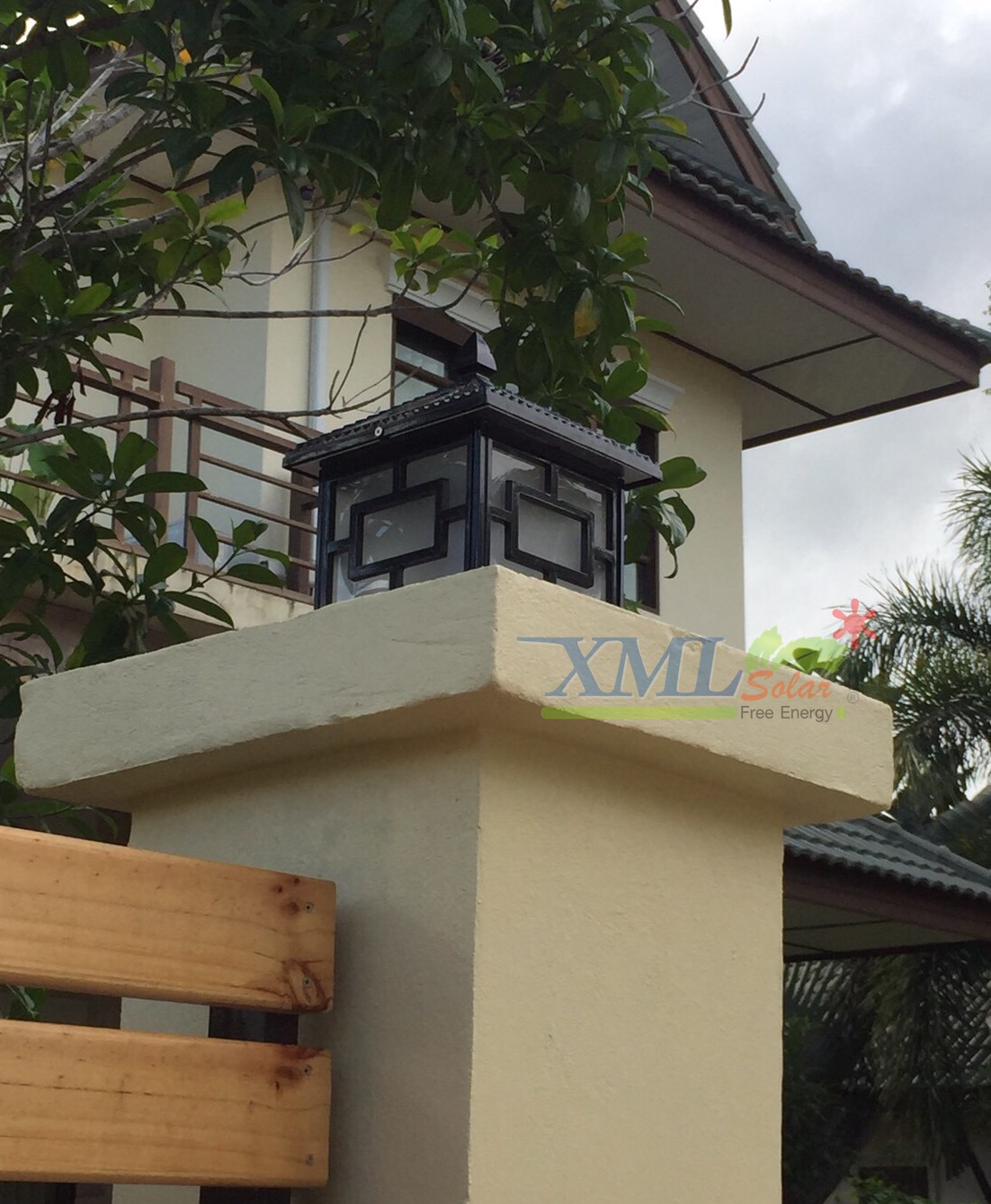 โคมไฟหัวเสาโซล่าเซลล์ + AC ทรง Japanese Style (สีดำ) (เปิดได้ 2 แสง)