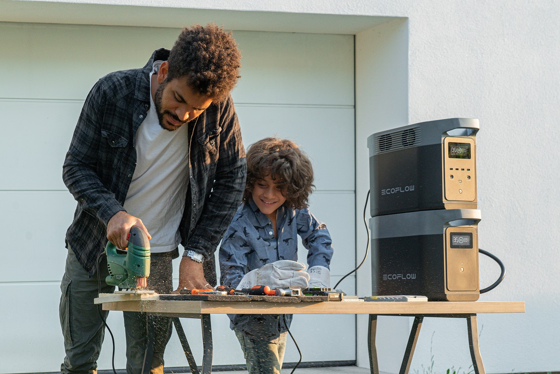 ชุดไฟอเนกประสงค์โซล่าเซลล์ รุ่น DELTA 2 (กำลังสูงสุด 2700W) + แผงโซล่าเซลล์แบบโค้งงอได้ 120W