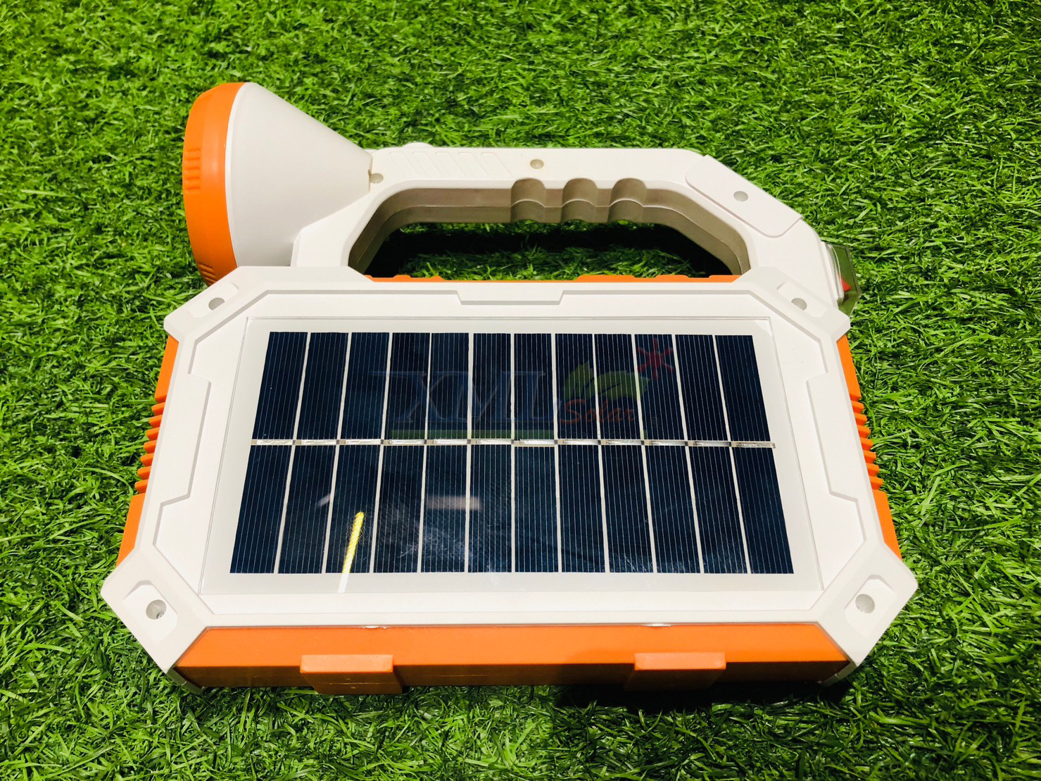 ไฟฉายพลังงานแสงอาทิตย์ อเนกประสงค์ (เปิดได้ 3 แสง + ไฟฉุกเฉิน)