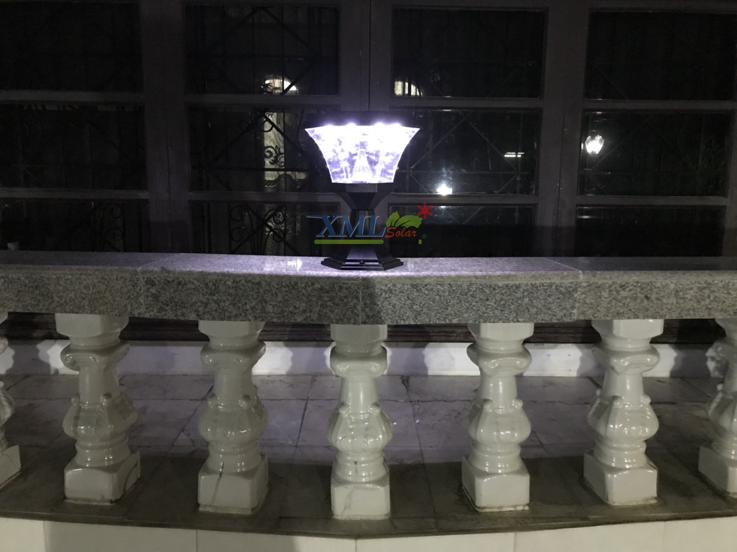 โคมไฟหัวเสา ทรงหกเหลี่ยม 8 Super SMD LED (เเสง : ขาว)