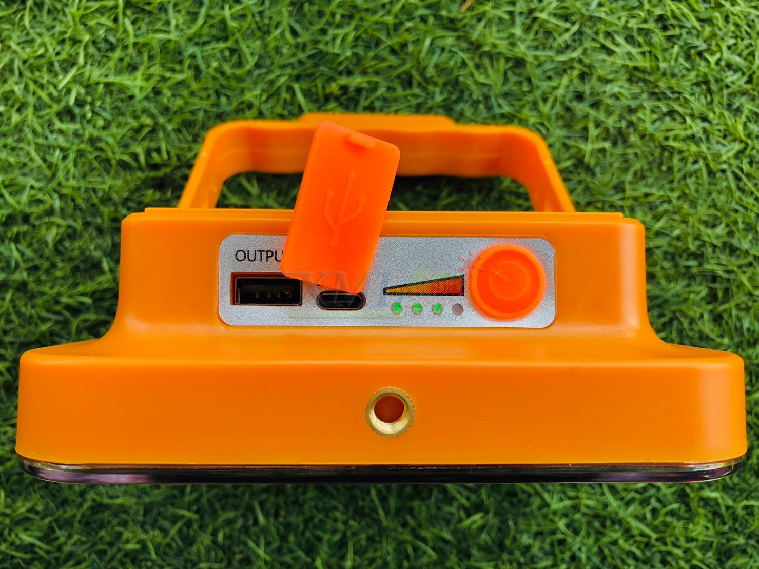 โคมไฟพกพาโซล่าเซลล์ 1800 Lumen รุ่น MD-SL-D6-200W-ORG (เปิดได้ 3 แสง)