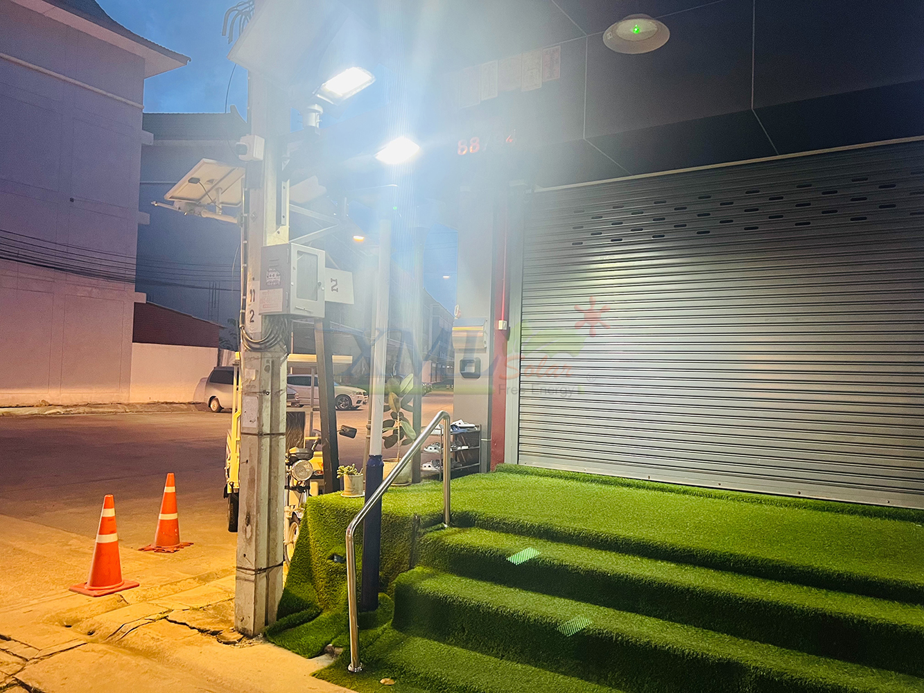 โคมไฟถนนโซล่าเซลล์ ST2-60 (แสง : ขาว)