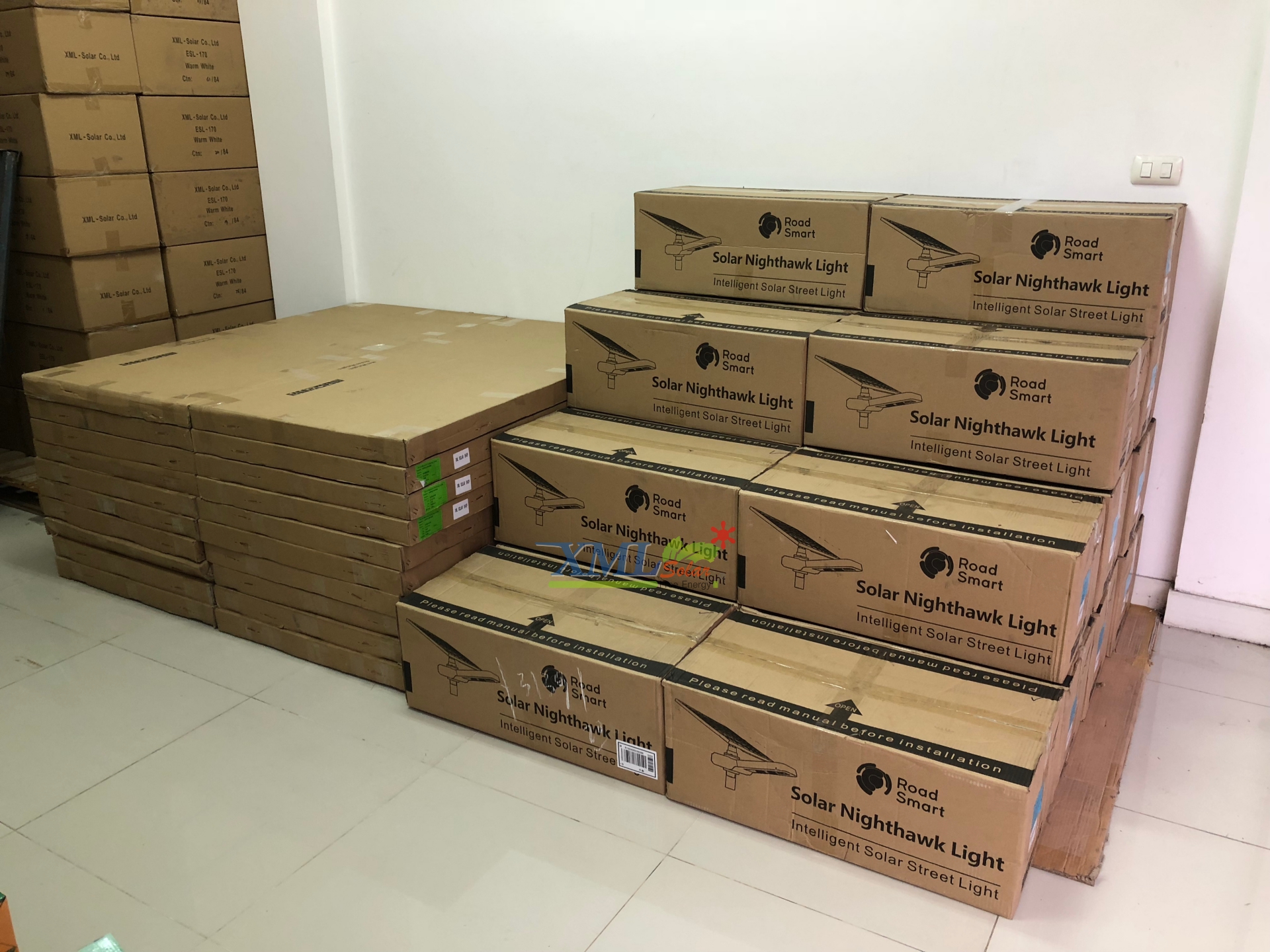 โคมไฟถนนอัจฉริยะ โซล่าเซลล์ 150 Watt Monocrystalline (แสง ขาว)