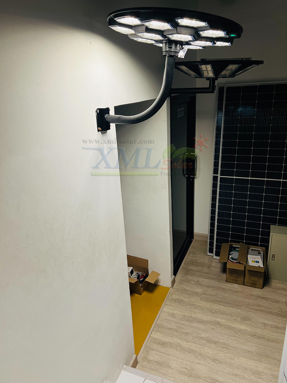 ขายึดโคมไฟ UFO ปลาย 3 นิ้ว แบบโค้ง (มีรอยขูดขีด)