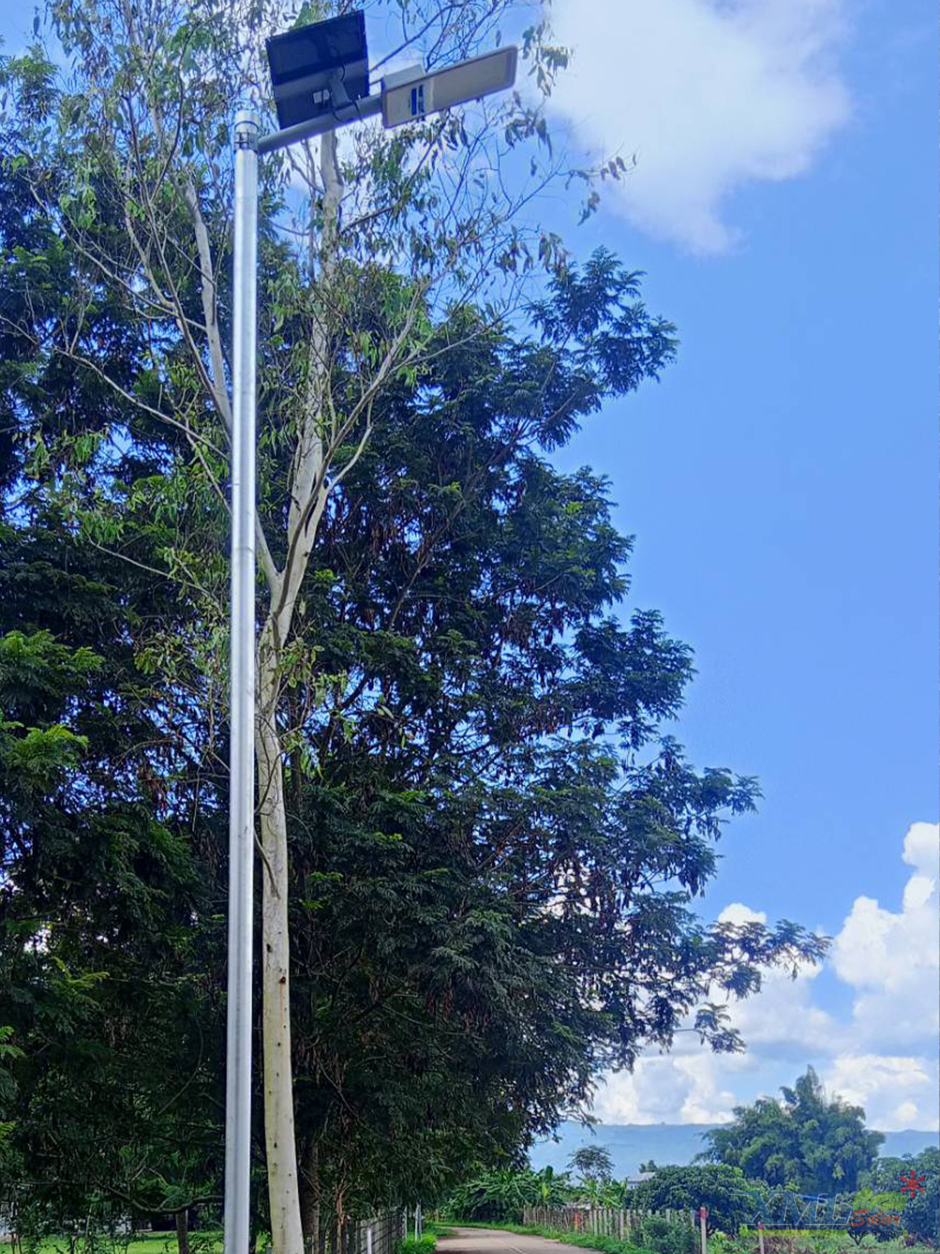 โคมไฟถนนโซล่าเซลล์ 600W รุ่น MD-SLT30-600W (แสง : ขาว)