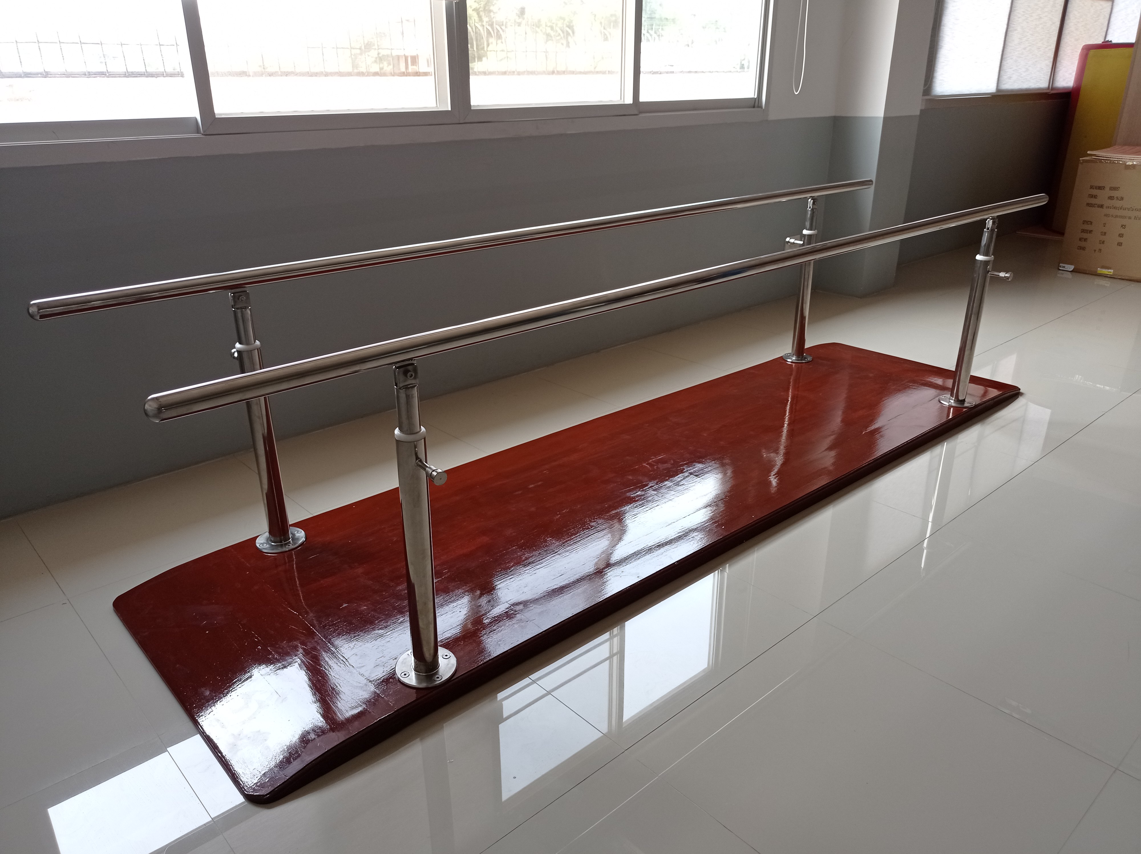 ราวฝึกเดิน ราวหัดเดิน ราวคู่ขนานฝึกเดิน Parallel bar