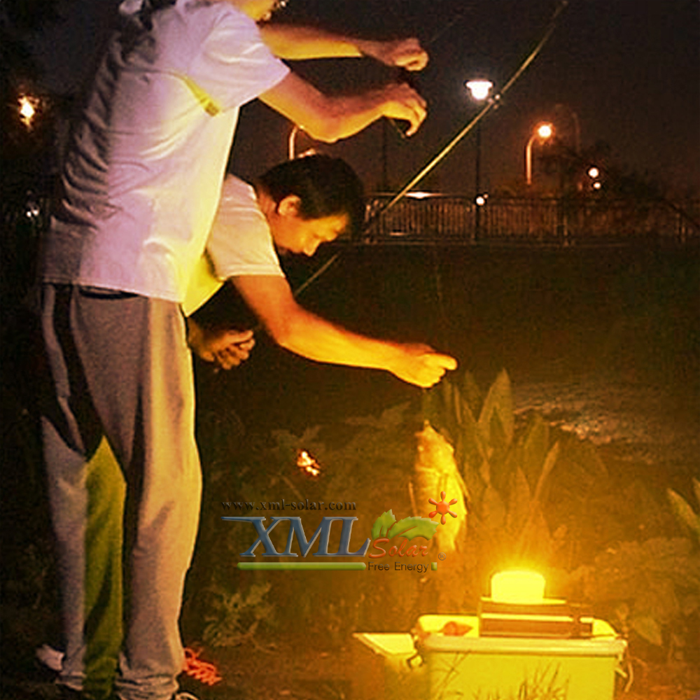 ไฟตุ้มโซล่าเซลล์ชนิดไล่ยุง รุ่น 150w (แสงสีส้ม)(แผงใหญ่)