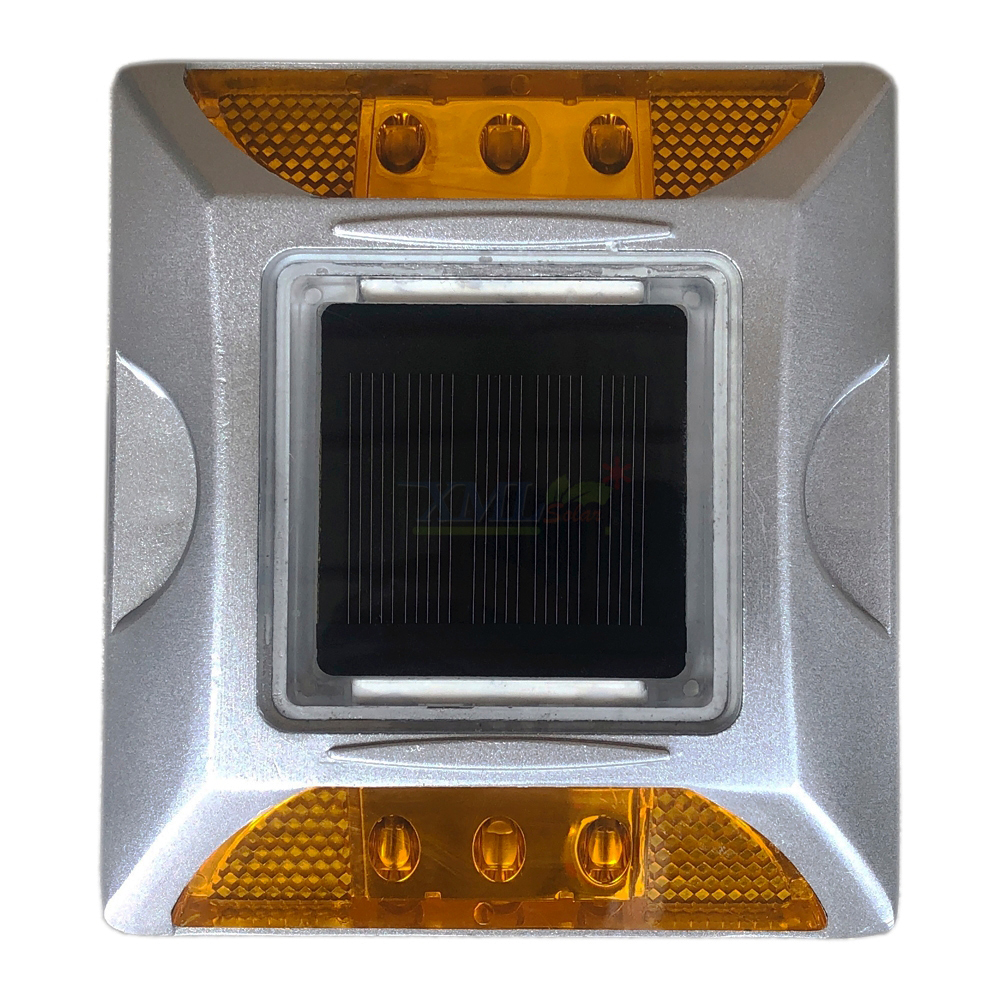 ไฟหมุดถนนโซล่าเซลล์ 6 LED Premium IP68 รุ่น มีเดือย (เเสง : เหลืองกระพริบ)