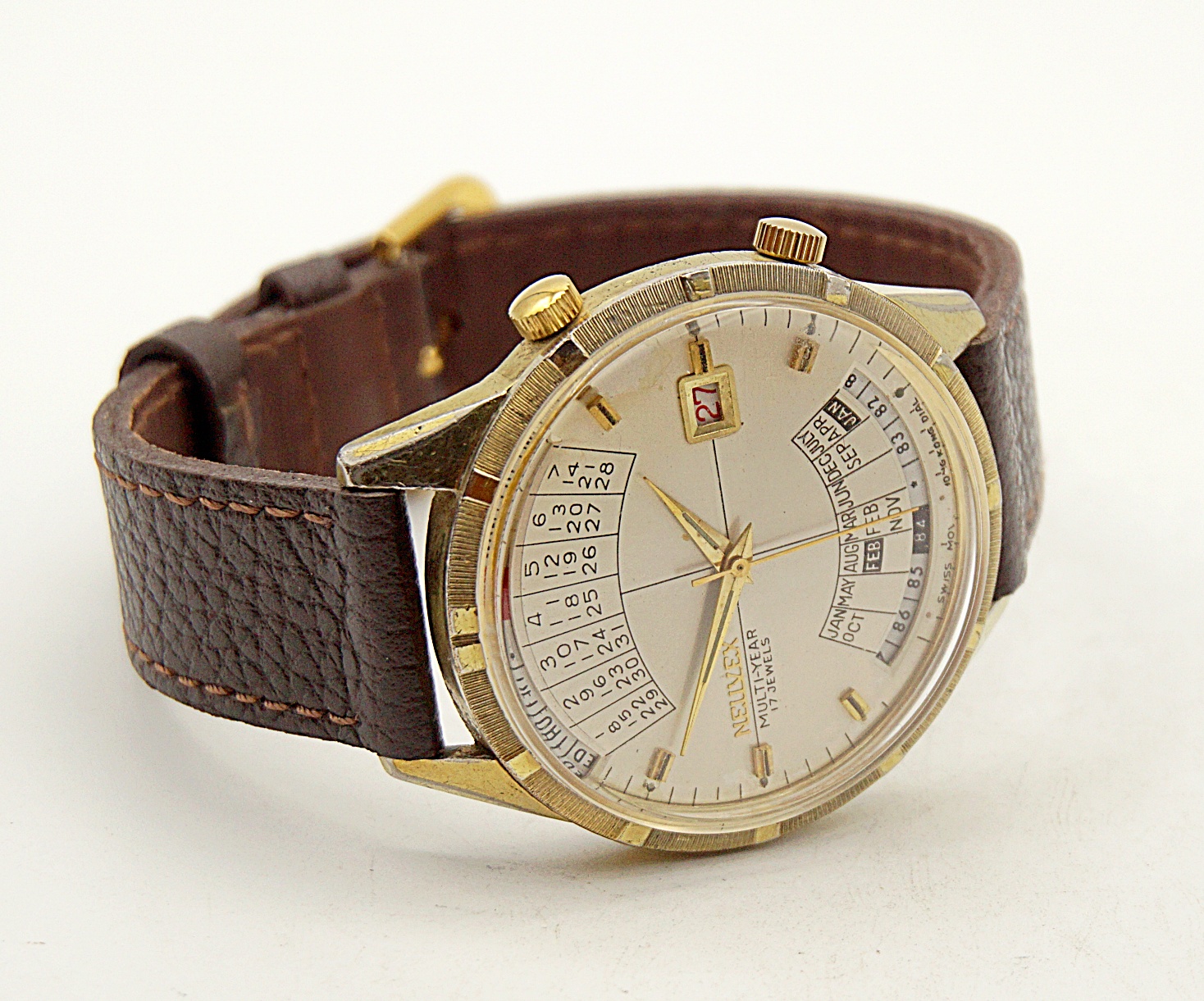 นาฬิกาเก่า NEUVEX ไขลานพร้อมปฎิทิน