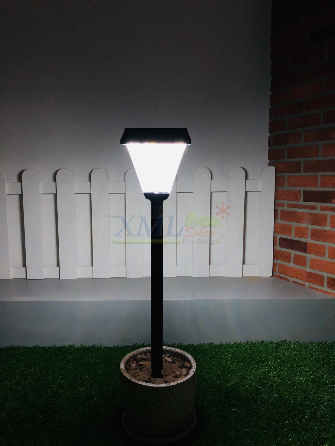ไฟปักสนามโซล่าเซลล์ รุ่น DC-3661 (เปิดได้ 2 แสง)