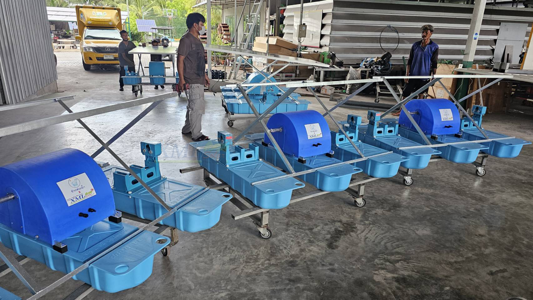 กังหันตีน้ำโซล่าเซลล์ รุ่นช้างน้อย 4 ใบพัด 3 ทุ่น