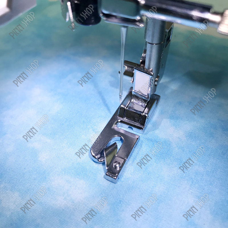 ตีนผีม้วนริมกลม