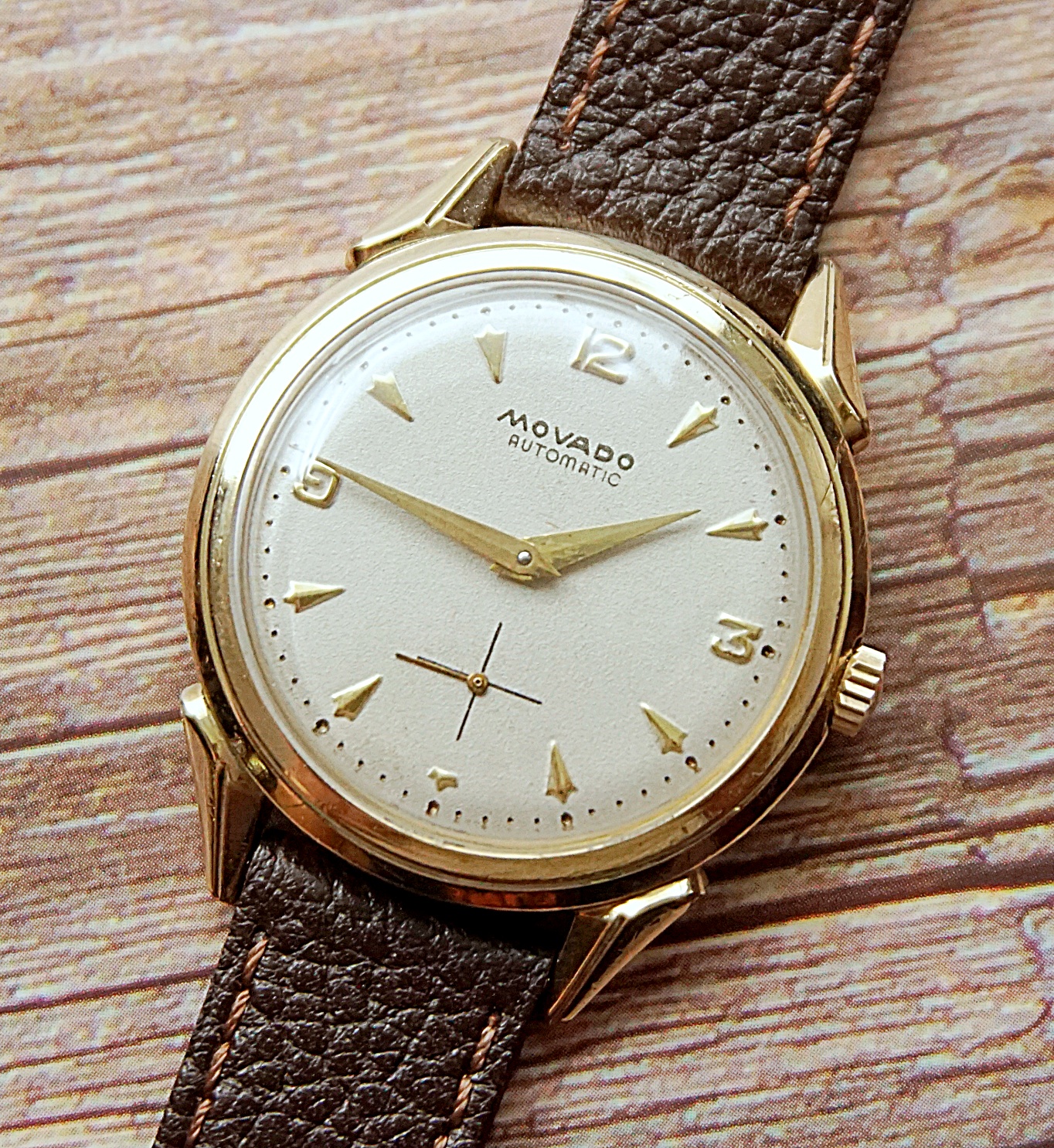 นาฬิกาเก่า MOVADO ออโตเมติกครึ่งรอบ