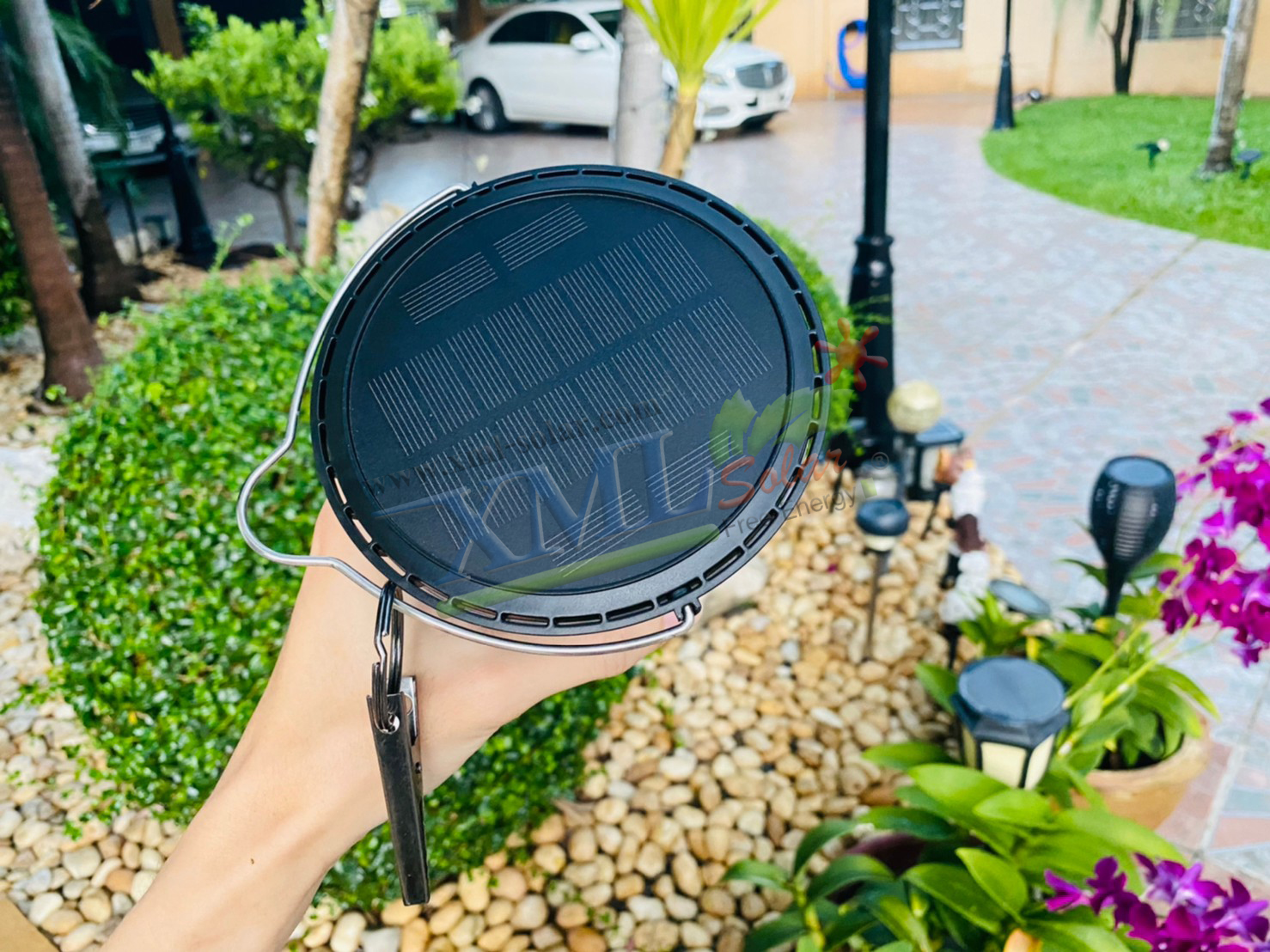 โคมไฟห้อยโซล่าเซลล์ ทรงกรวย รุ่น เม็ดChip (เปิดได้ 3 ฟังก์ชั่น) (แสง : เเหลืองวอมไวท์)