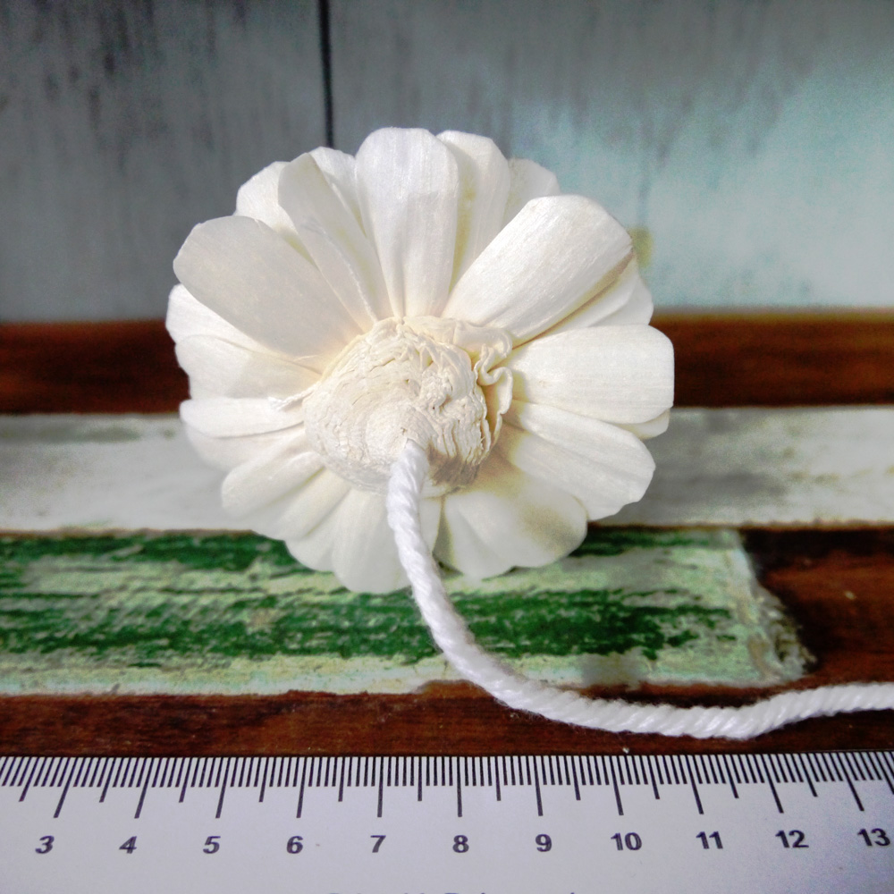 ดอกไม้ดูดน้ำหอม มะลิซ้อน 7cm Dia. ติดเชือก