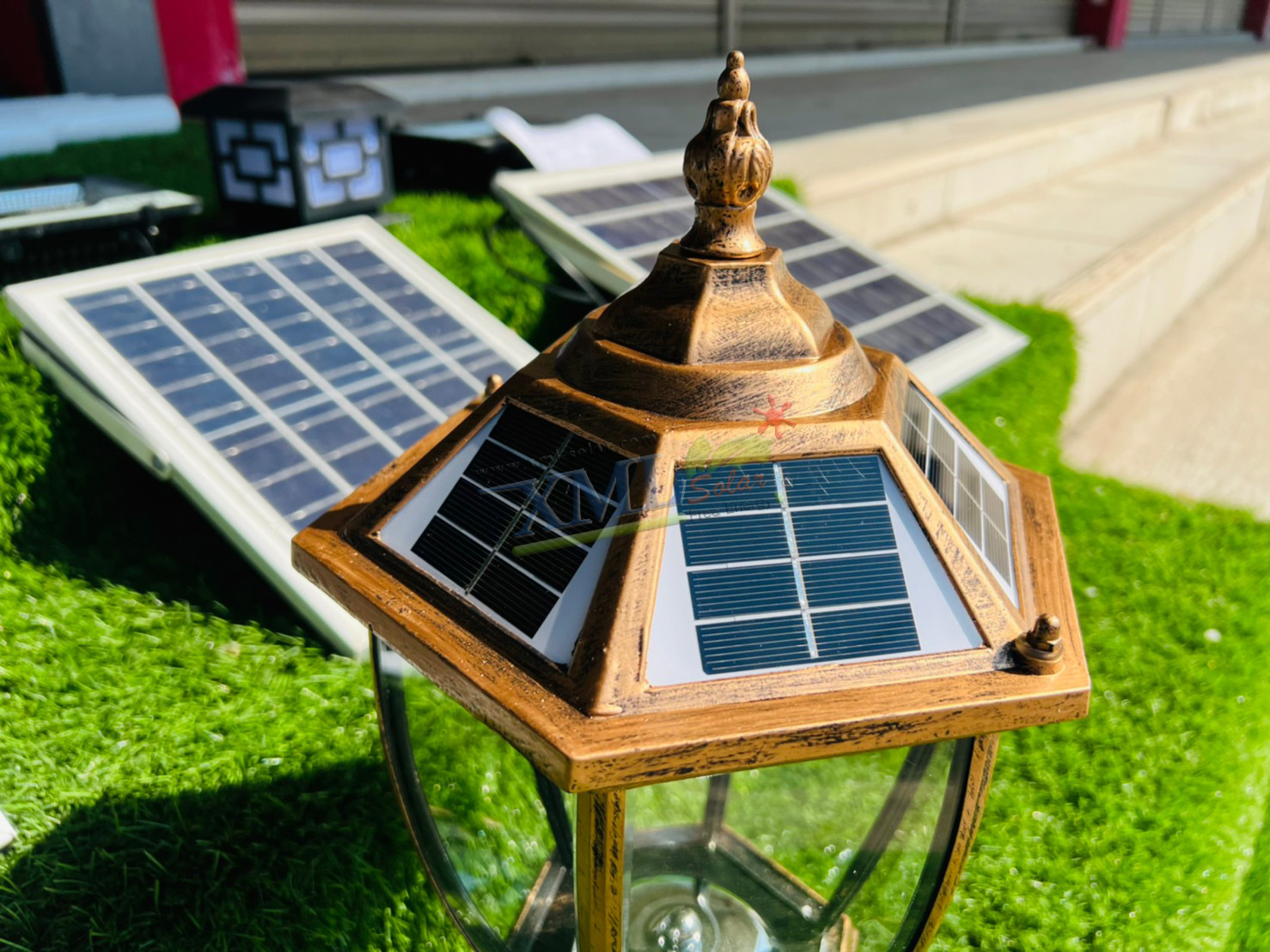 หัวเสาทรงยุโรป ไซต์ใหญ่ (สีทอง) เปิดได้ 2 แสง