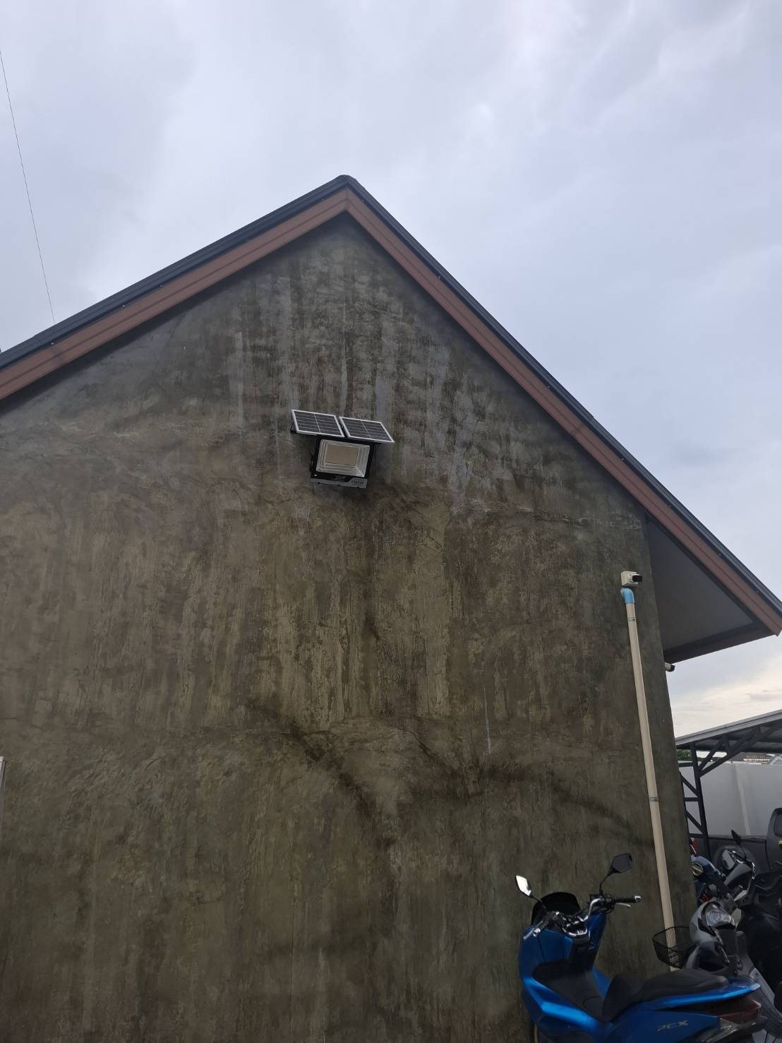 ไฟสปอตไลท์โซล่าเซลล์ 1000 Watt กล่องสีน้ำตาล (เปิดได้ 3 แสง)