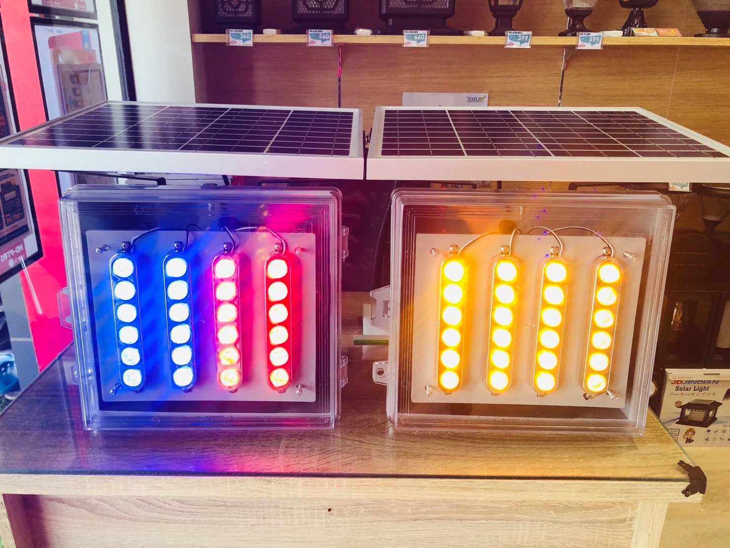 ไฟกระพริบเตือนจราจร ไฟเตือนทางแยกโซล่าเซลล์ 24 LED รุ่นใหม่*