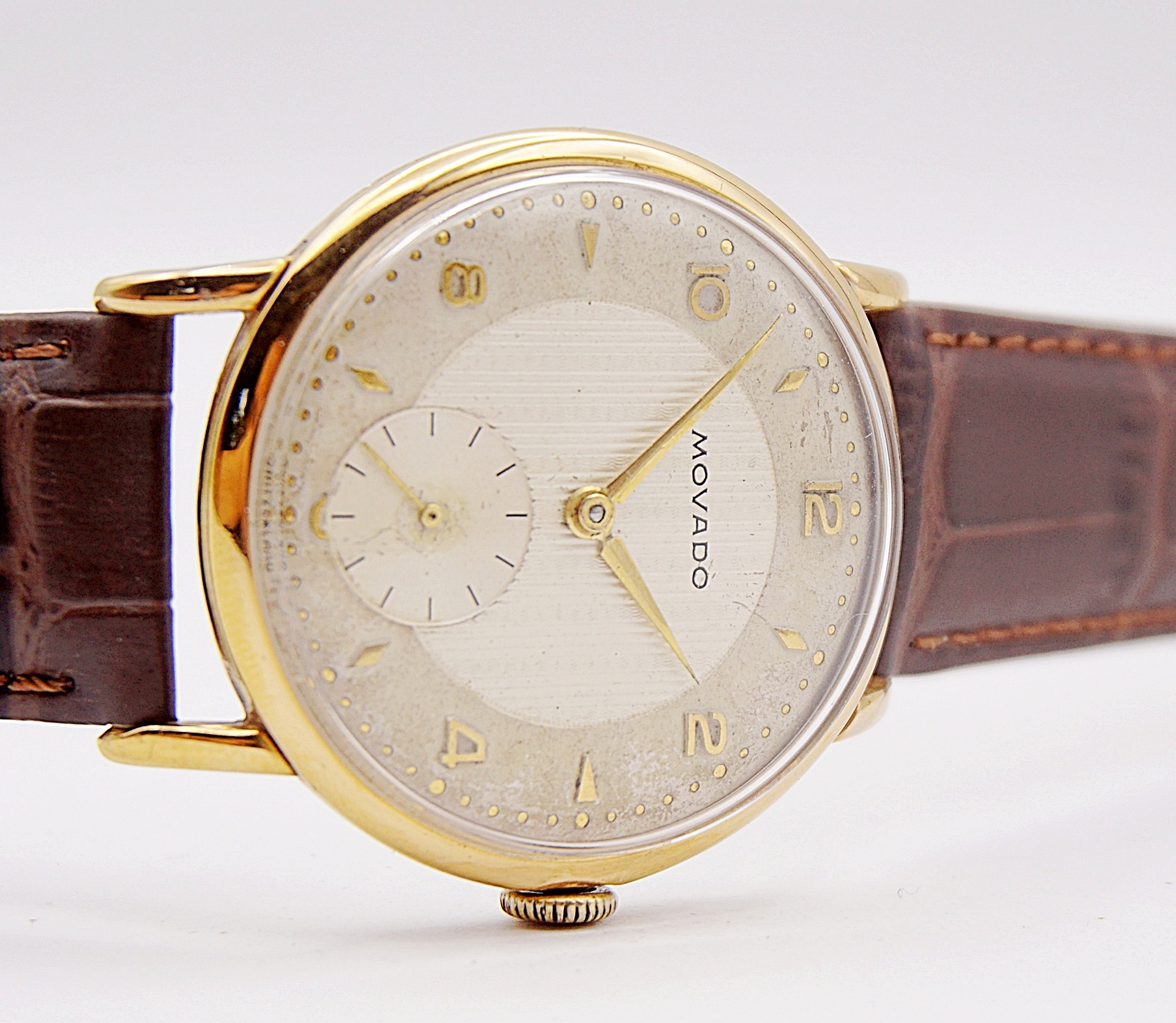 นาฬิกาเก่า MOVADO ไขลานสองเข็มครึ่ง