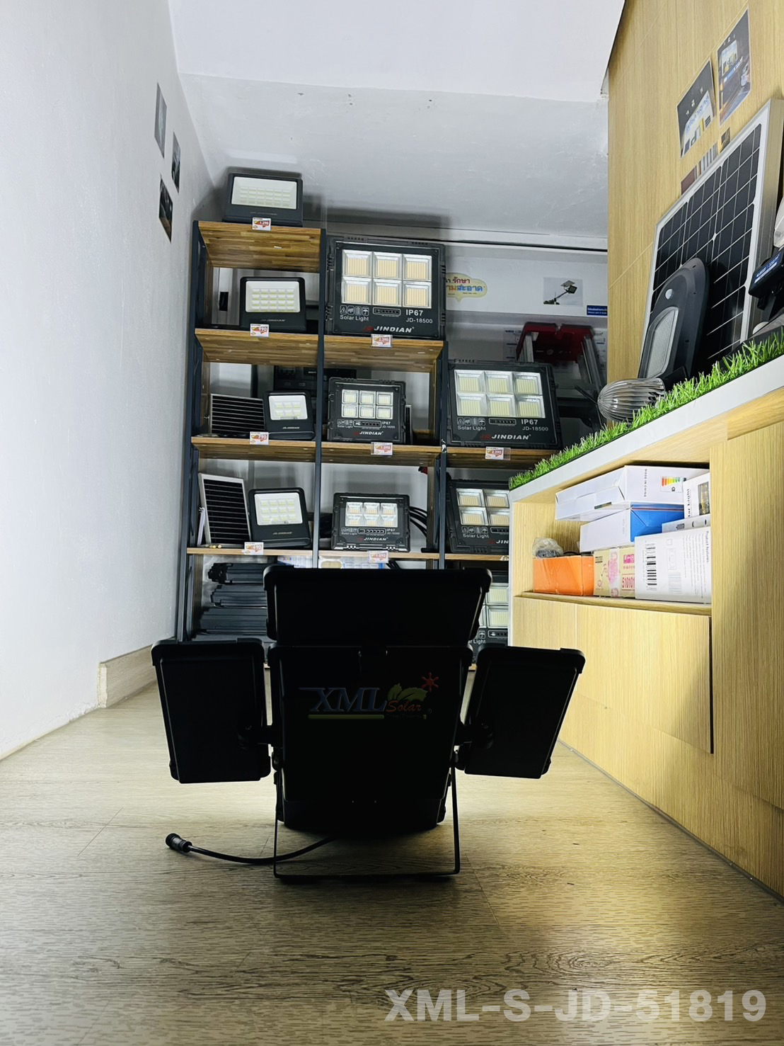 โคมไฟผนังโซล่าเซลล์ 192 LED / 324 LED รุ่น JD JINDIAN (แสง : ขาว)