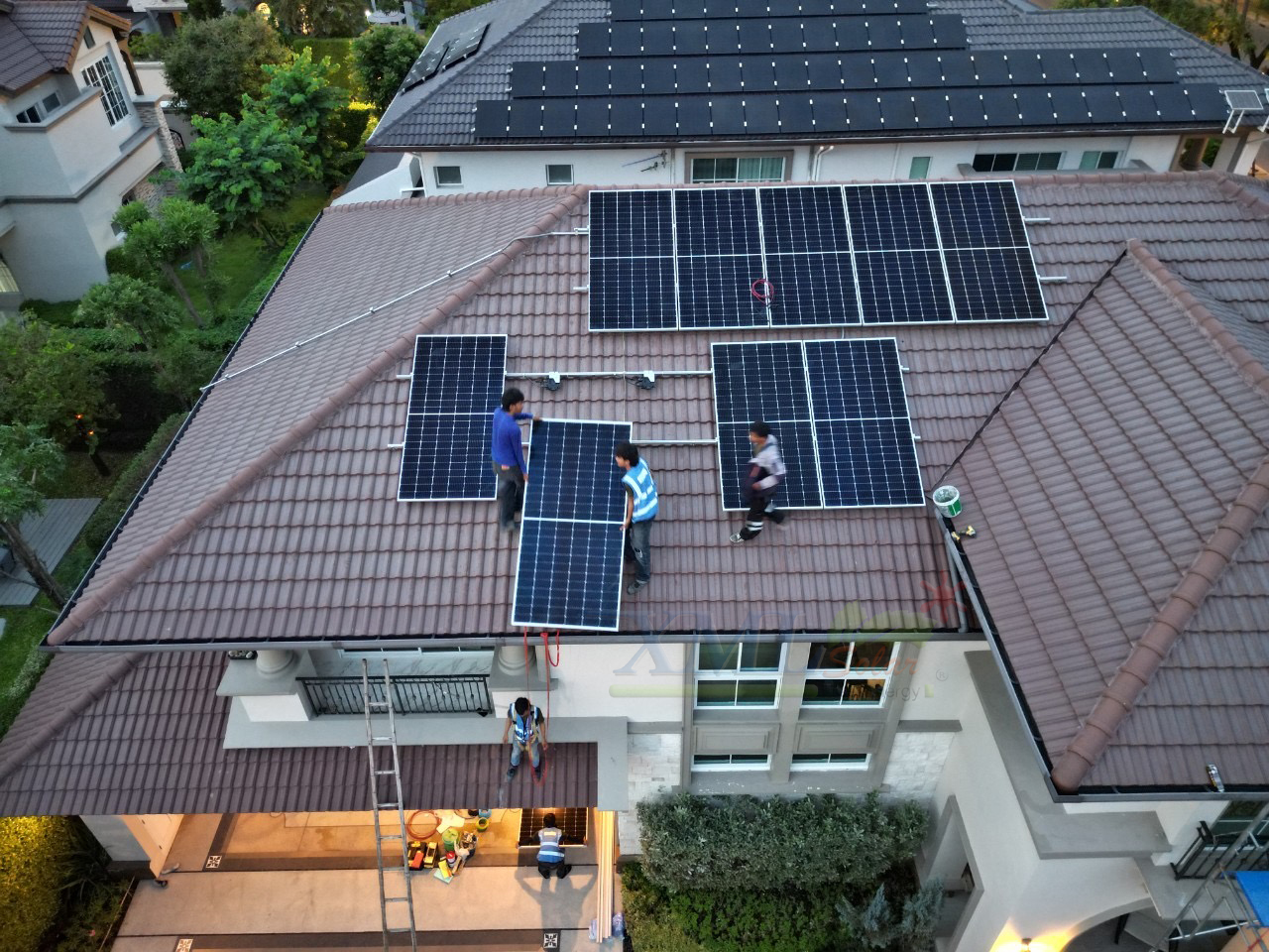 ระบบโซล่าเซลล์ติดหลังคา Enphase Solar Rooftop ขนาด 5.04 KW (ON-GRID) 3 Phase พร้อมติดตั้ง