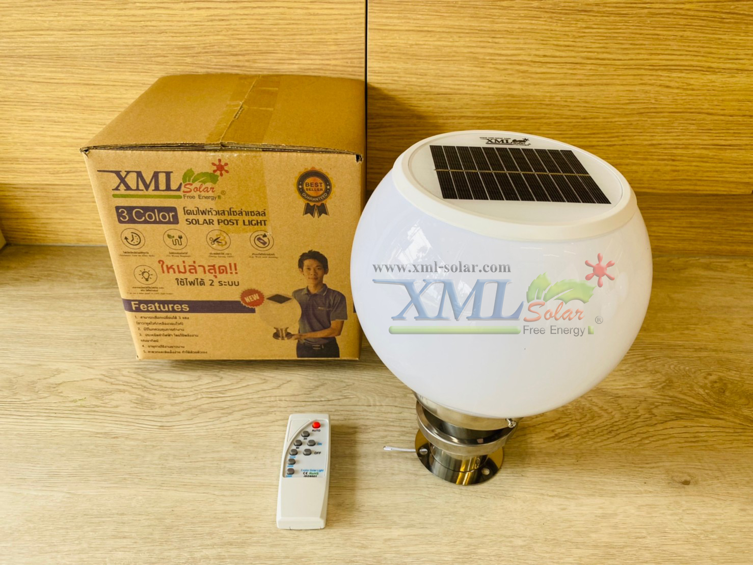 โคมไฟหัวเสาโซล่าเซลล์ ทรงกลมฐานสเเตนเลส (20 ซม.) + Remote (เปิดได้ 3 แสง)+AC