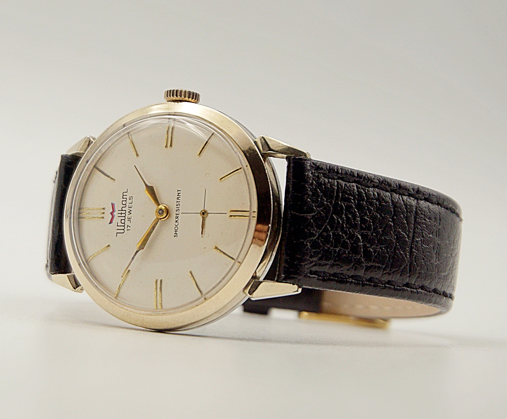 นาฬิกาเก่า WALTHAM ไขลานสองเข็มครึ่ง