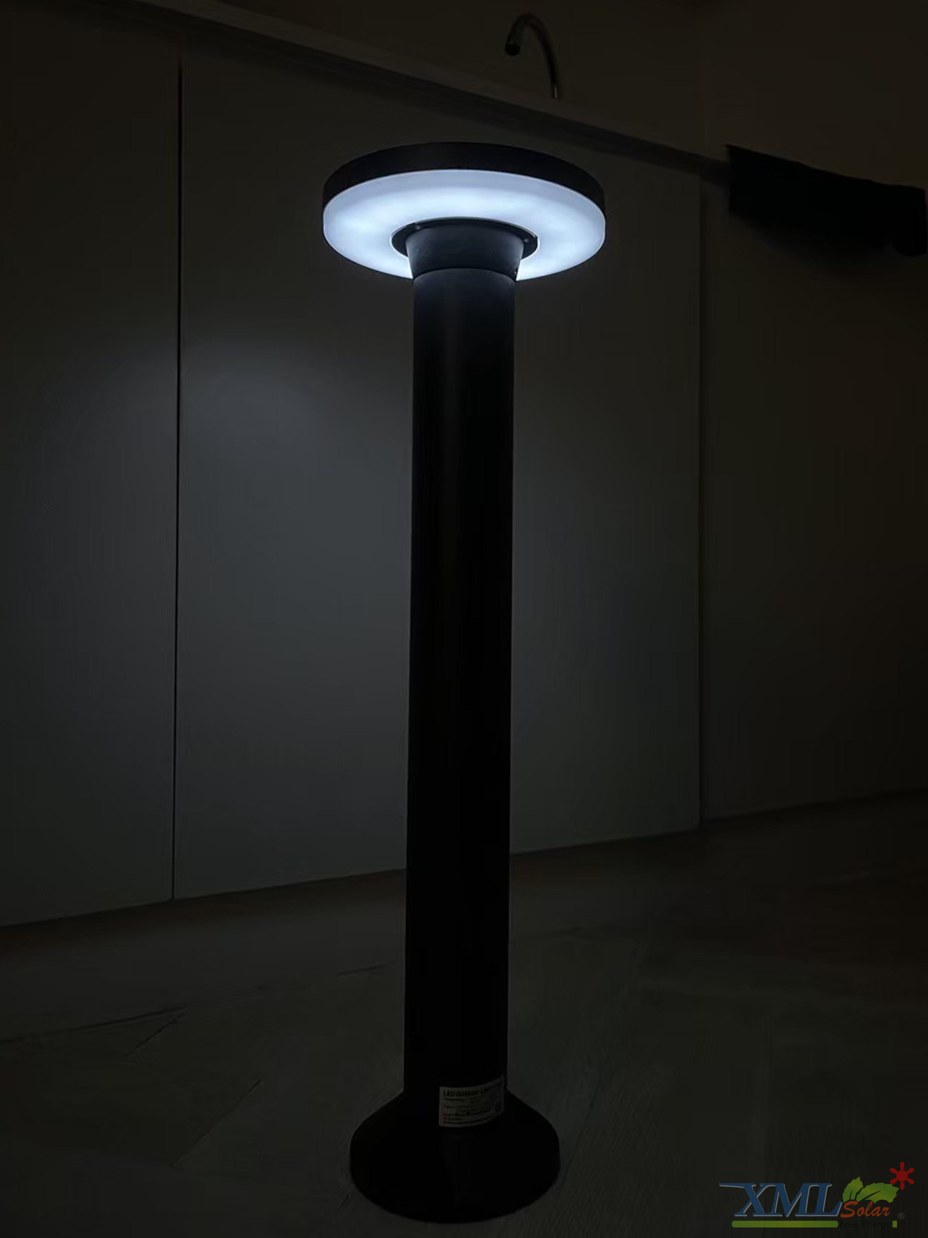 ไฟตั้งพื้นโซล่าเซลล์ รุ่น LSXML-151C (เปิดได้ 3 แสง)