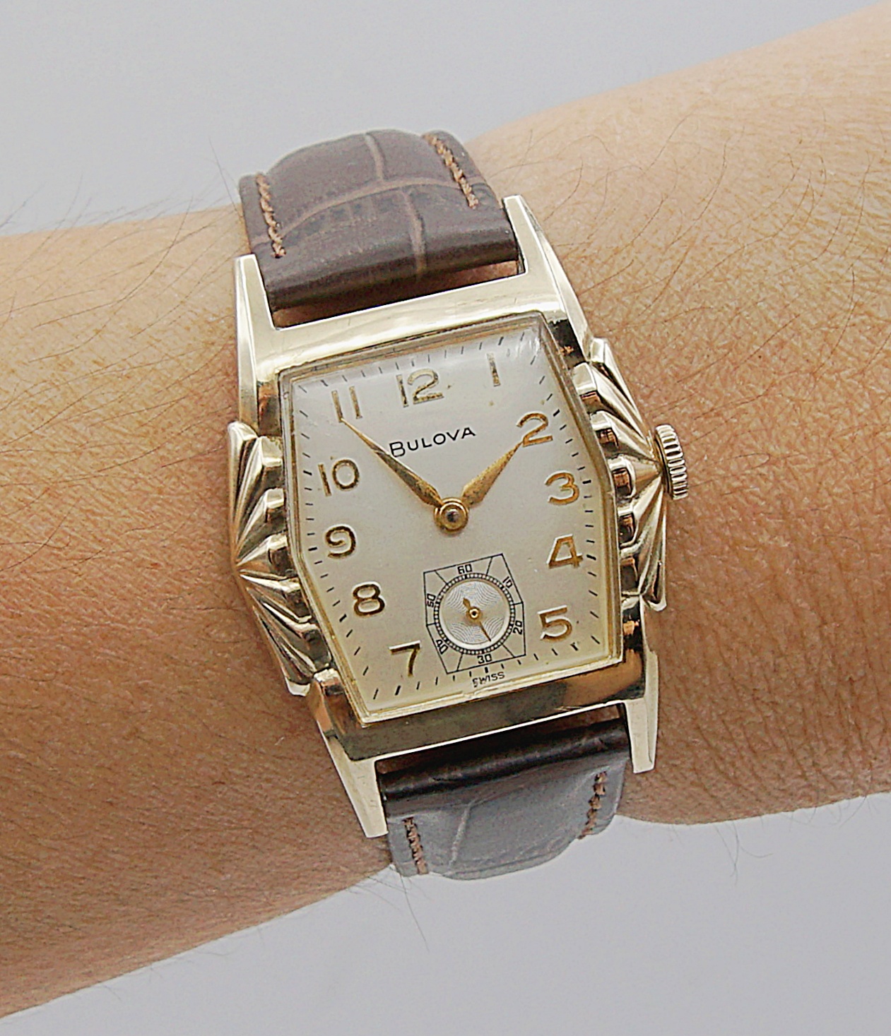 นาฬิกาเก่า BULOVA ไขลานสองเข็มครึ่ง