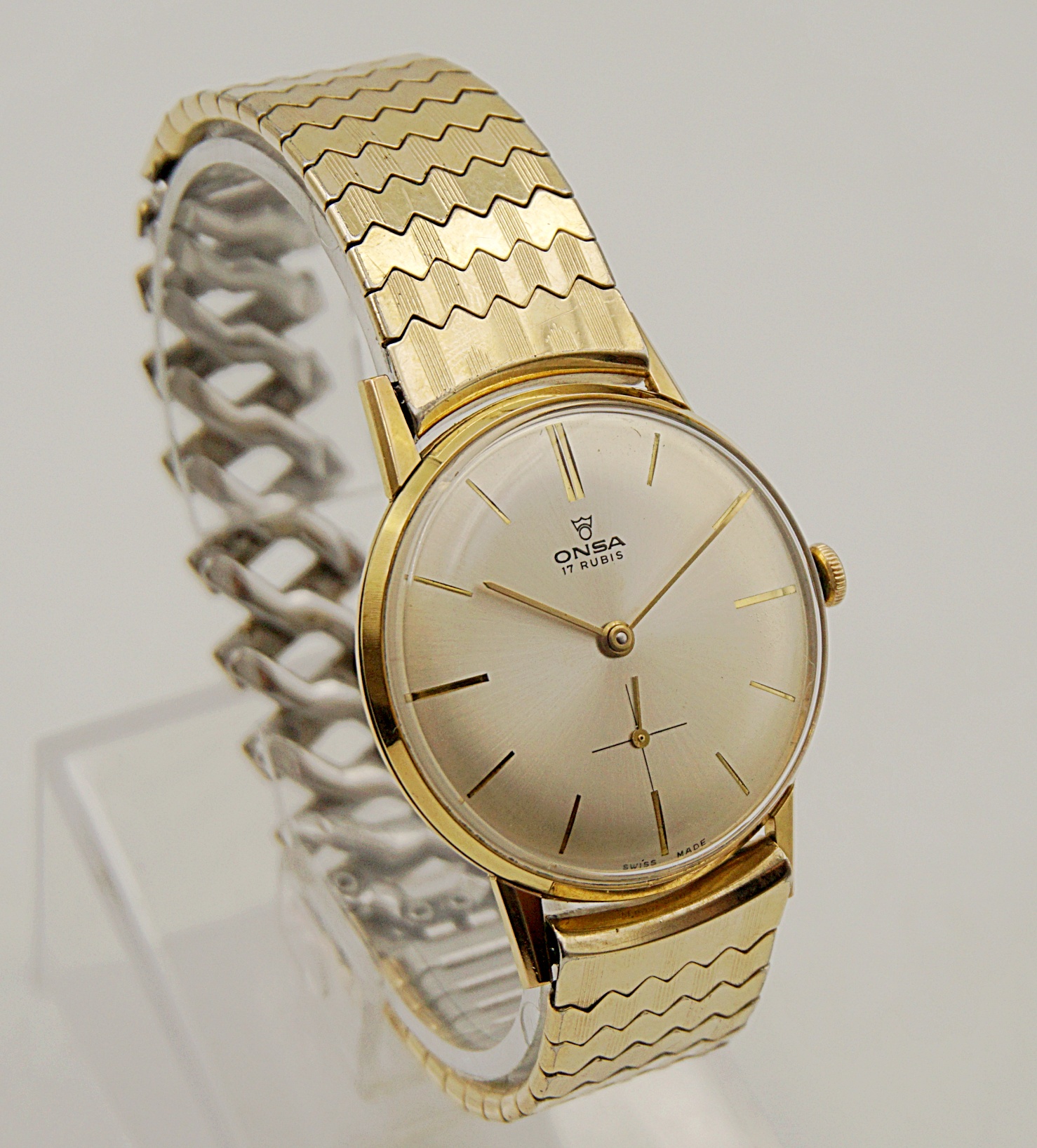 นาฬิกาเก่า ONSA ไขลานสองเข็มครึ่ง