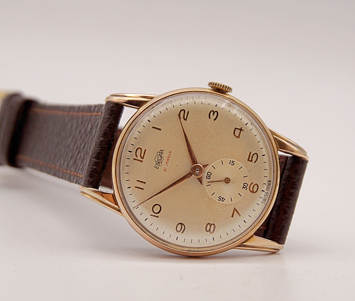 นาฬิกาเก่า ENICAR ไขลานสองเข็มครึ่ง