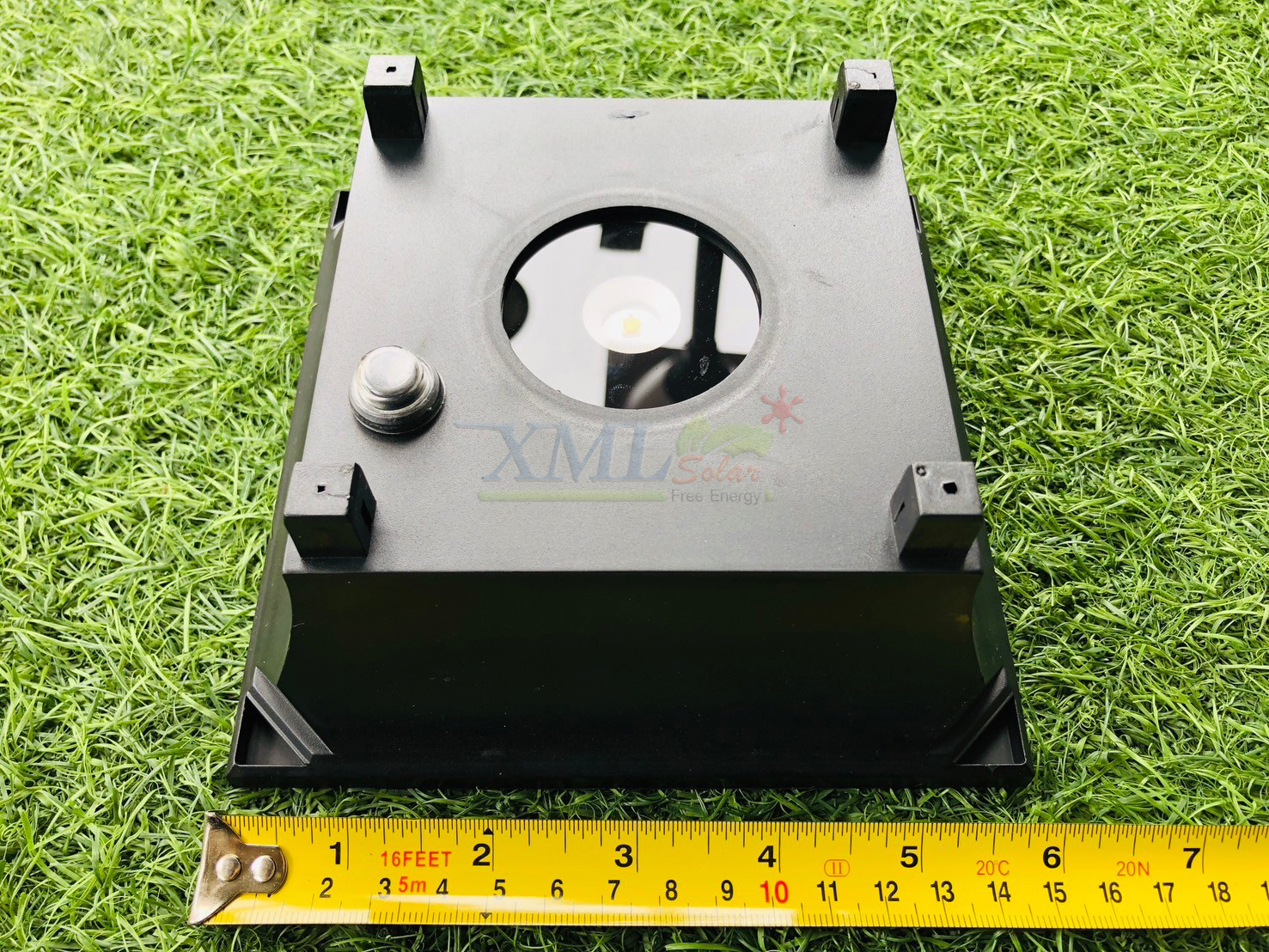 โคมไฟตั้งพื้นโซล่าเซลล์ 40CM รุ่น XF-JS01 (แสง : เหลืองวอมไวท์)