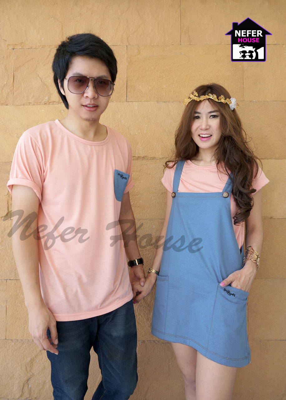 ชุดคู่รักพร้อมส่ง เสื้อยืดชายคอกลม+เอี๊ยมกระโปรงสีฟ้าหญิง