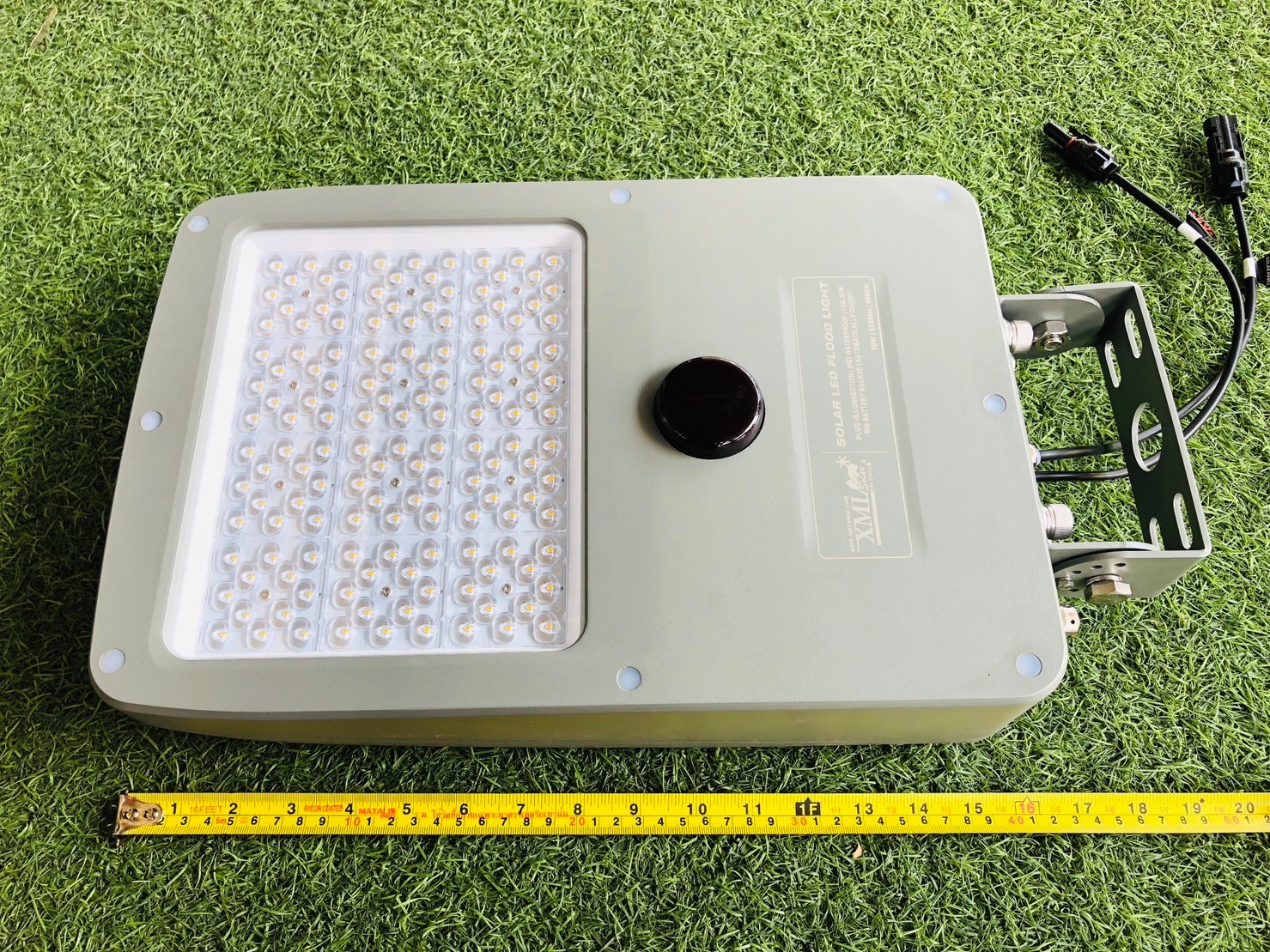 ไฟสปอตไลท์โซล่าเซลล์ 6500 Lumens. ไซต์ใหญ่ (เเสง : เหลืองวอมไวท์)