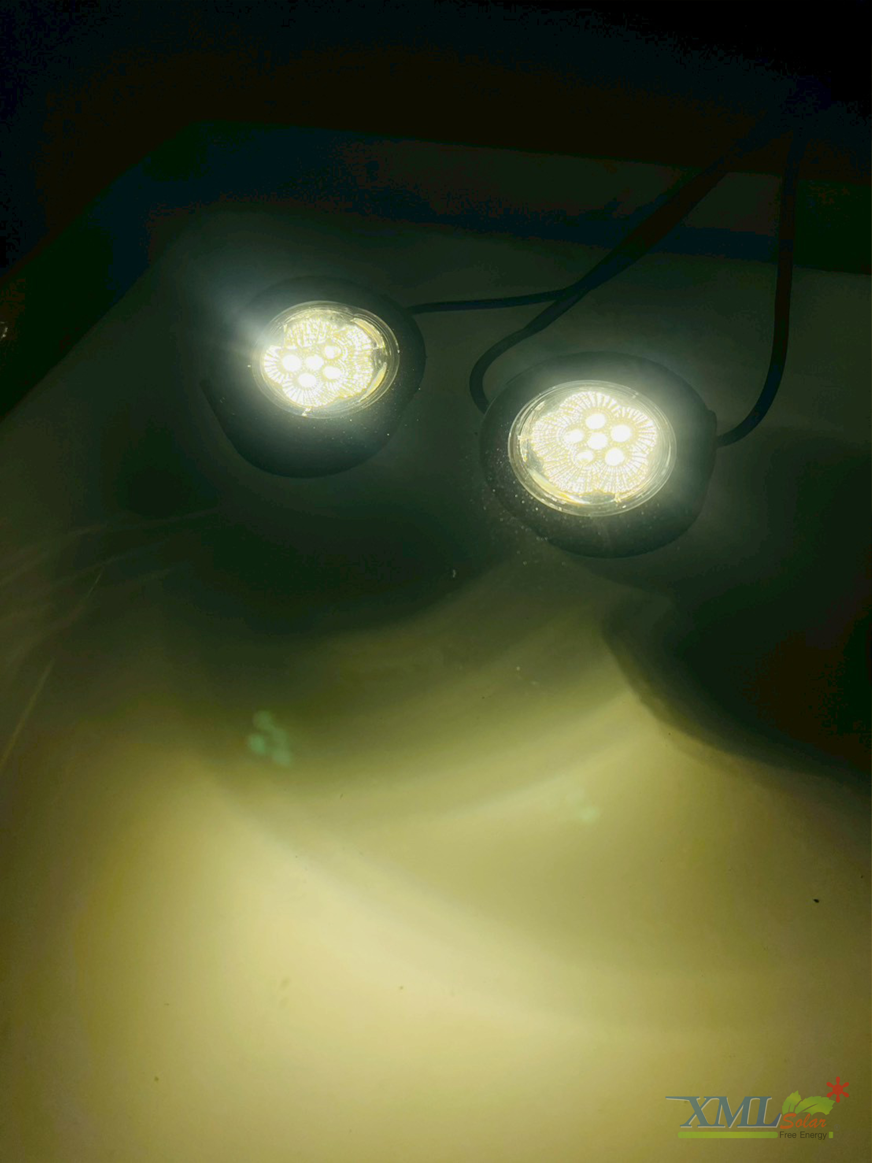 ไฟโซล่าเซลล์ส่องใต้น้ำ 6 LED รุ่น 2 หัว
