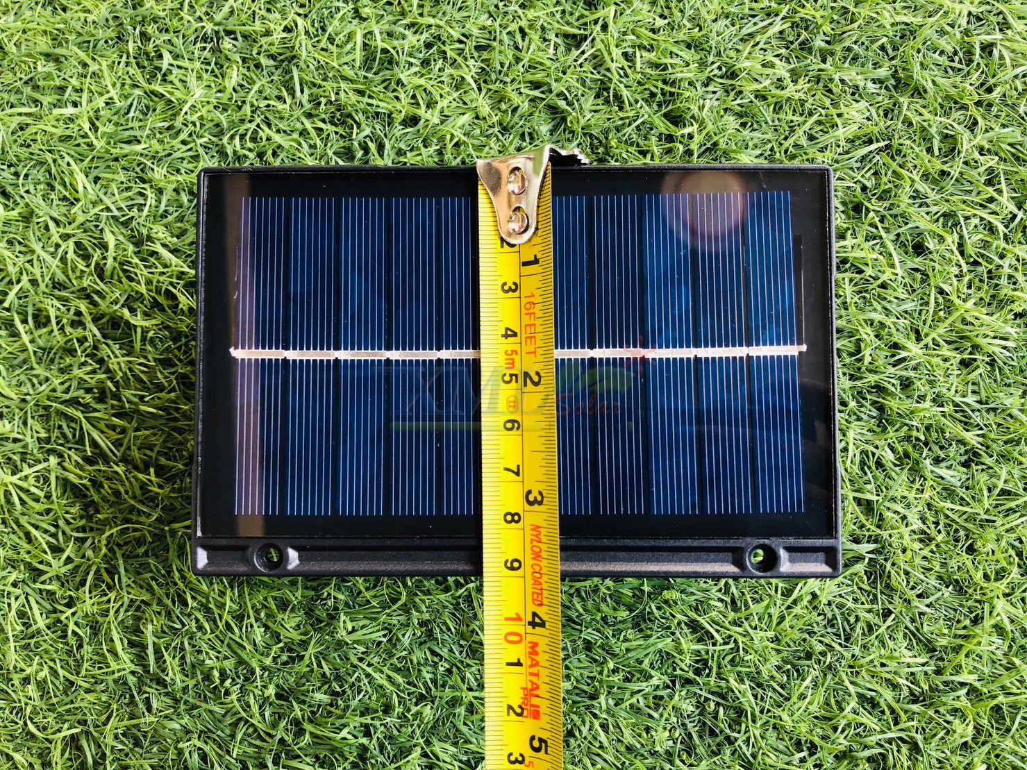 ไฟผนังโซล่าเซลล์ติดสันกำเเพง 3 LED (เเสง : เหลืองวอมไวท์) (1 เเถม 1)