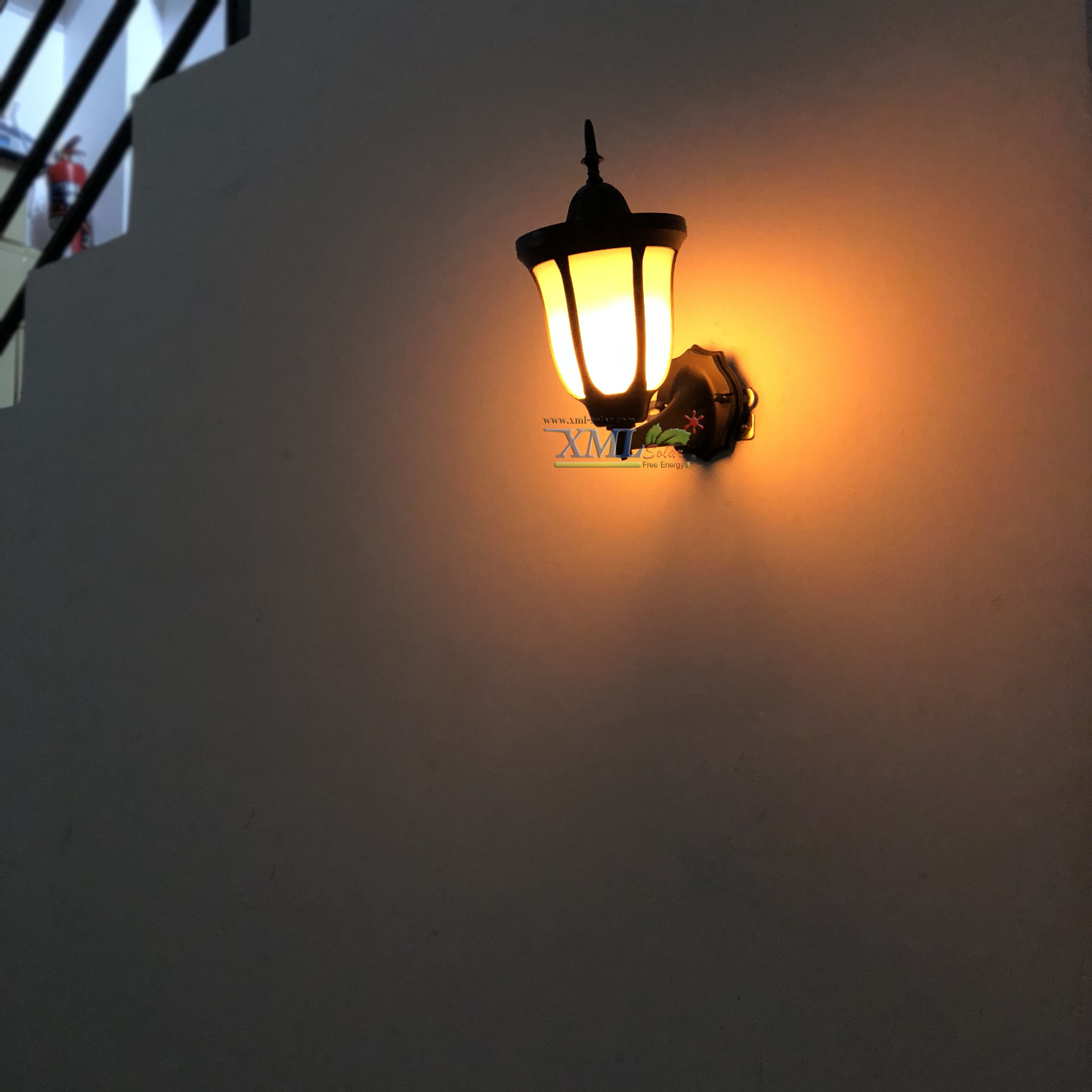 โคมไฟกิ่งโซล่าเซลล์ ทรง Modern (เเสง : เปลวไฟเหลืองวอมไวท์) 1 แถม 1